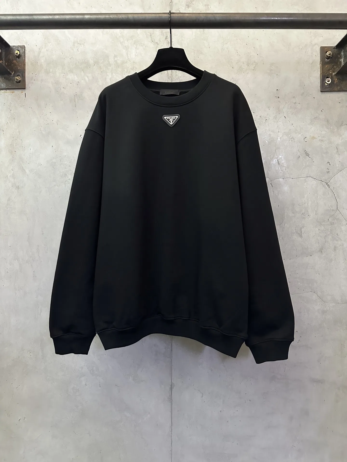 Logo-Patch Heavyweight Cotton Sweatshirt D25021830