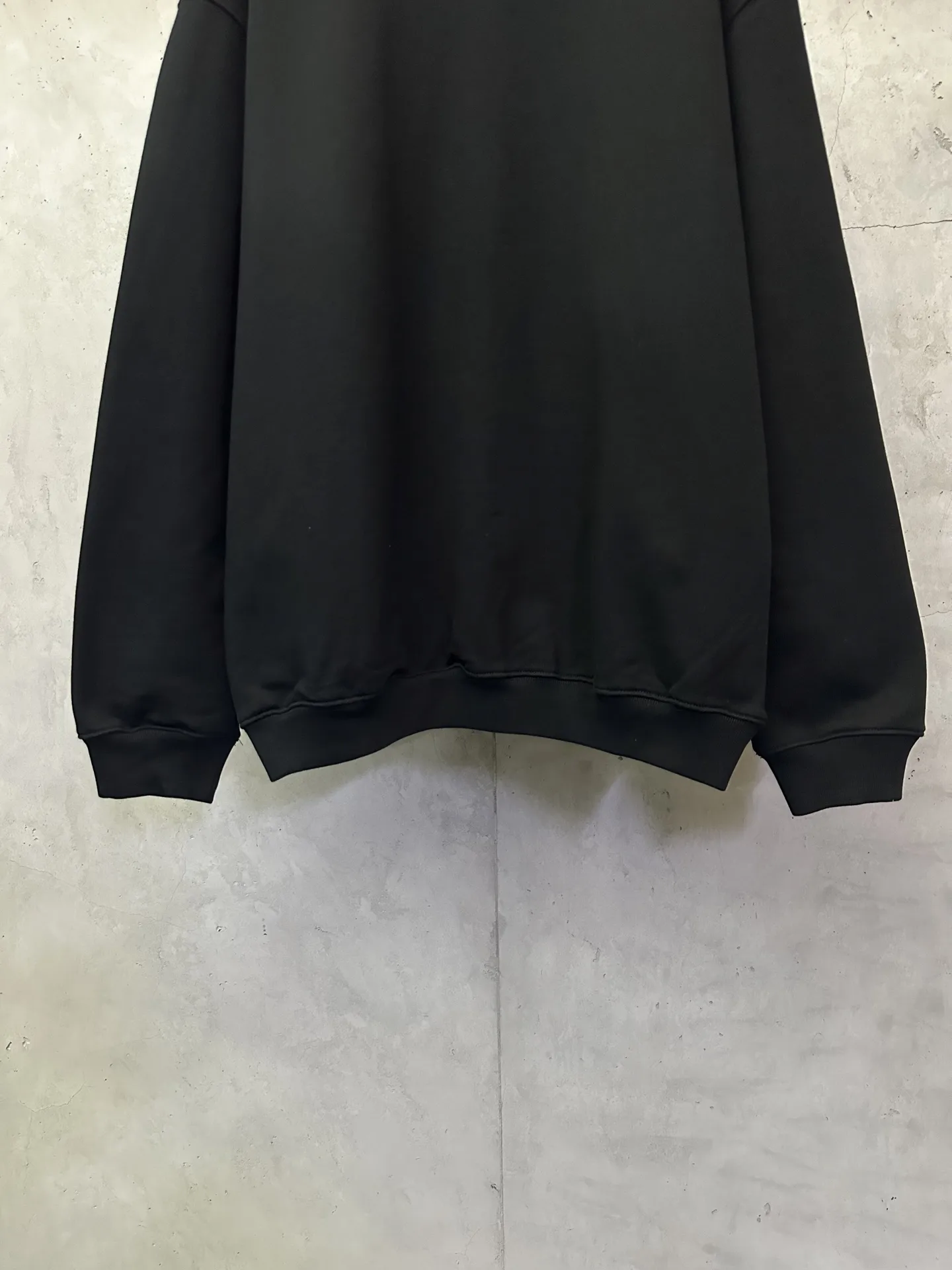 Logo-Patch Heavyweight Cotton Sweatshirt D25021830 — view 4