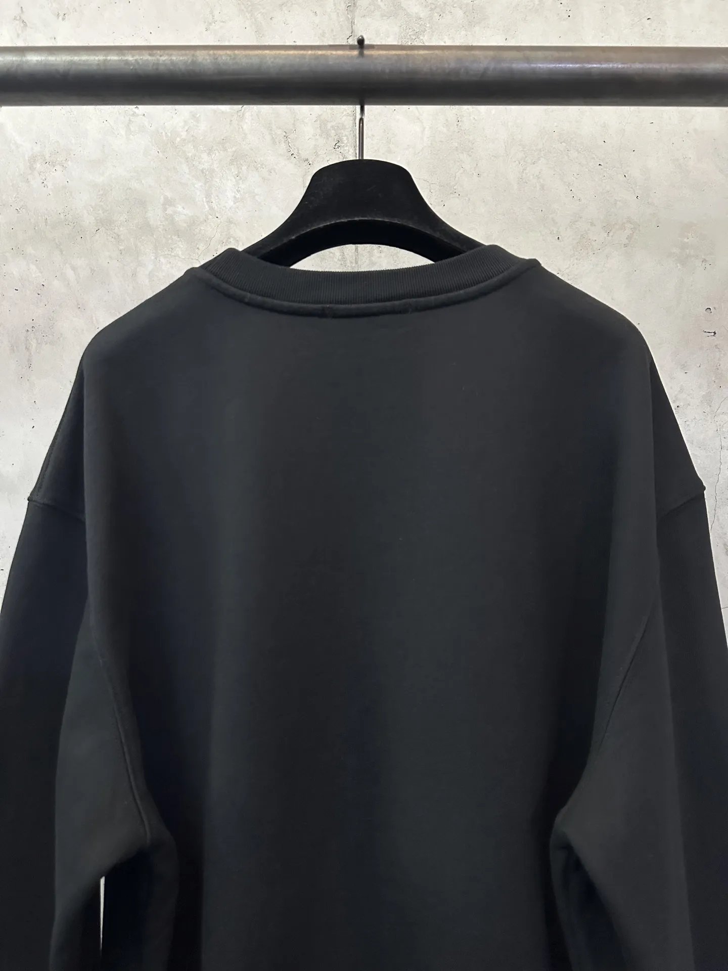 Logo-Patch Heavyweight Cotton Sweatshirt D25021830 — view 5