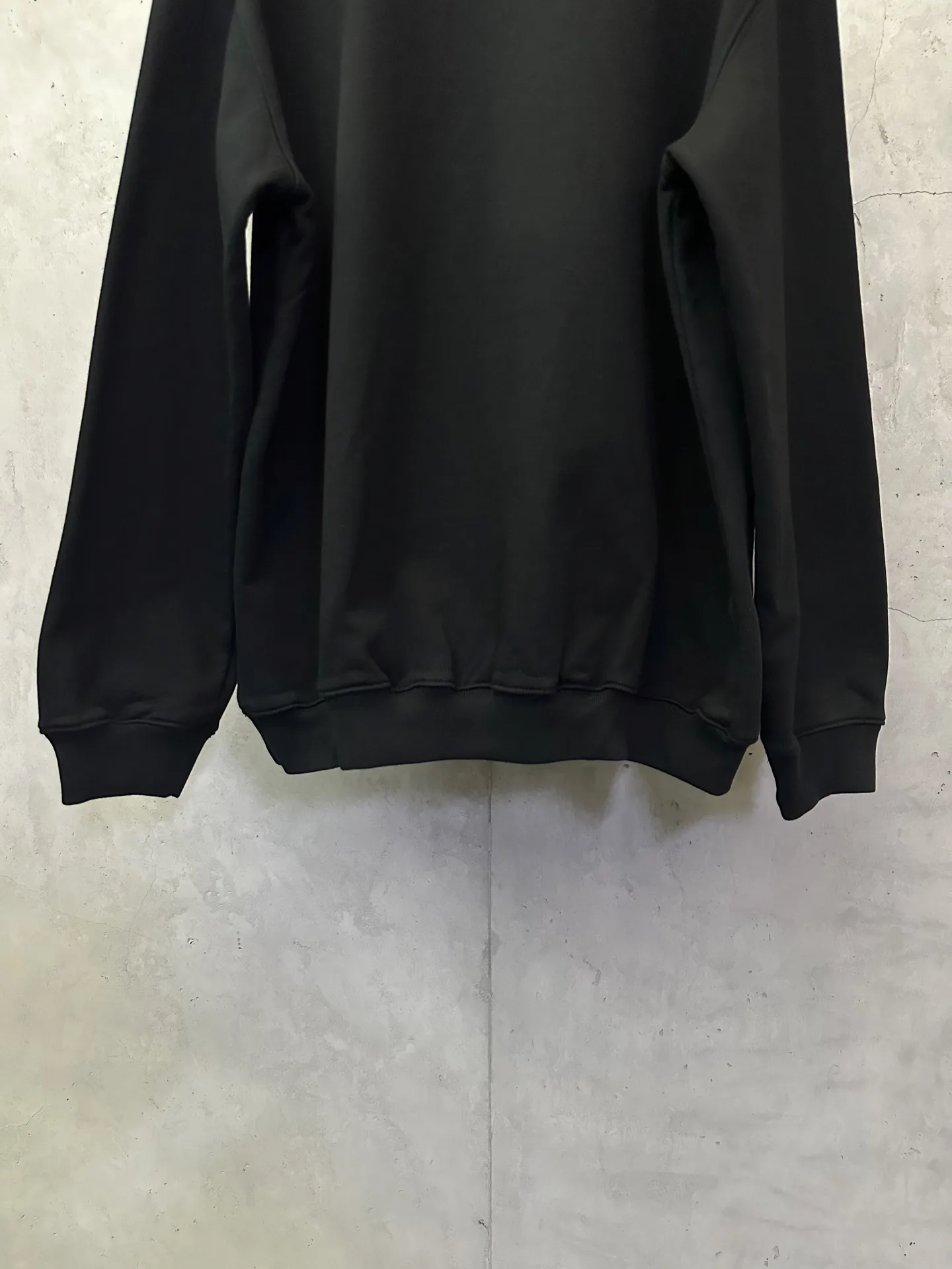 Logo-Patch Heavyweight Cotton Sweatshirt D25021830 — view 6