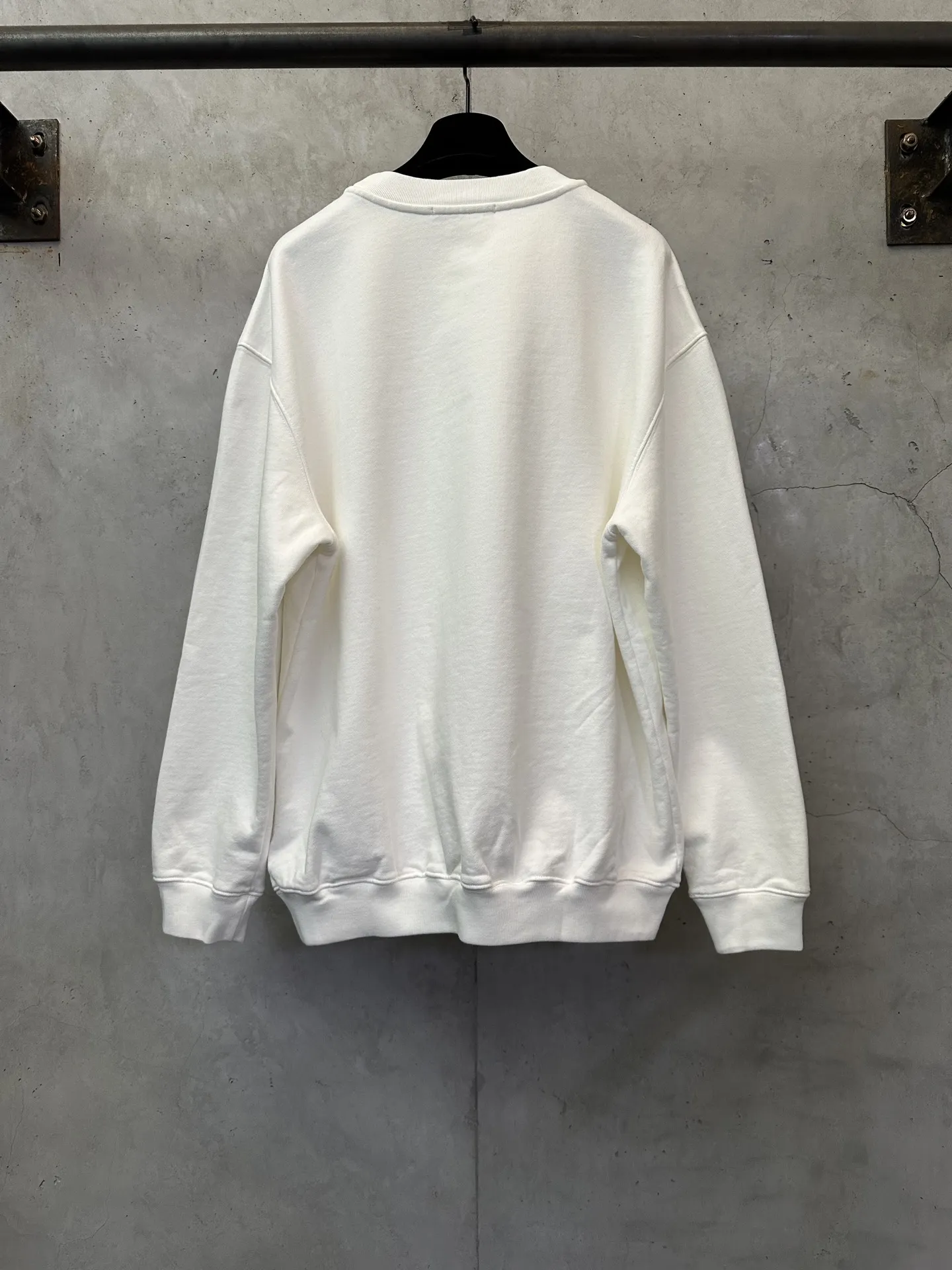 Accolade Heavyweight Cotton Crew-Neck Sweatshirt D25521829 — view 2