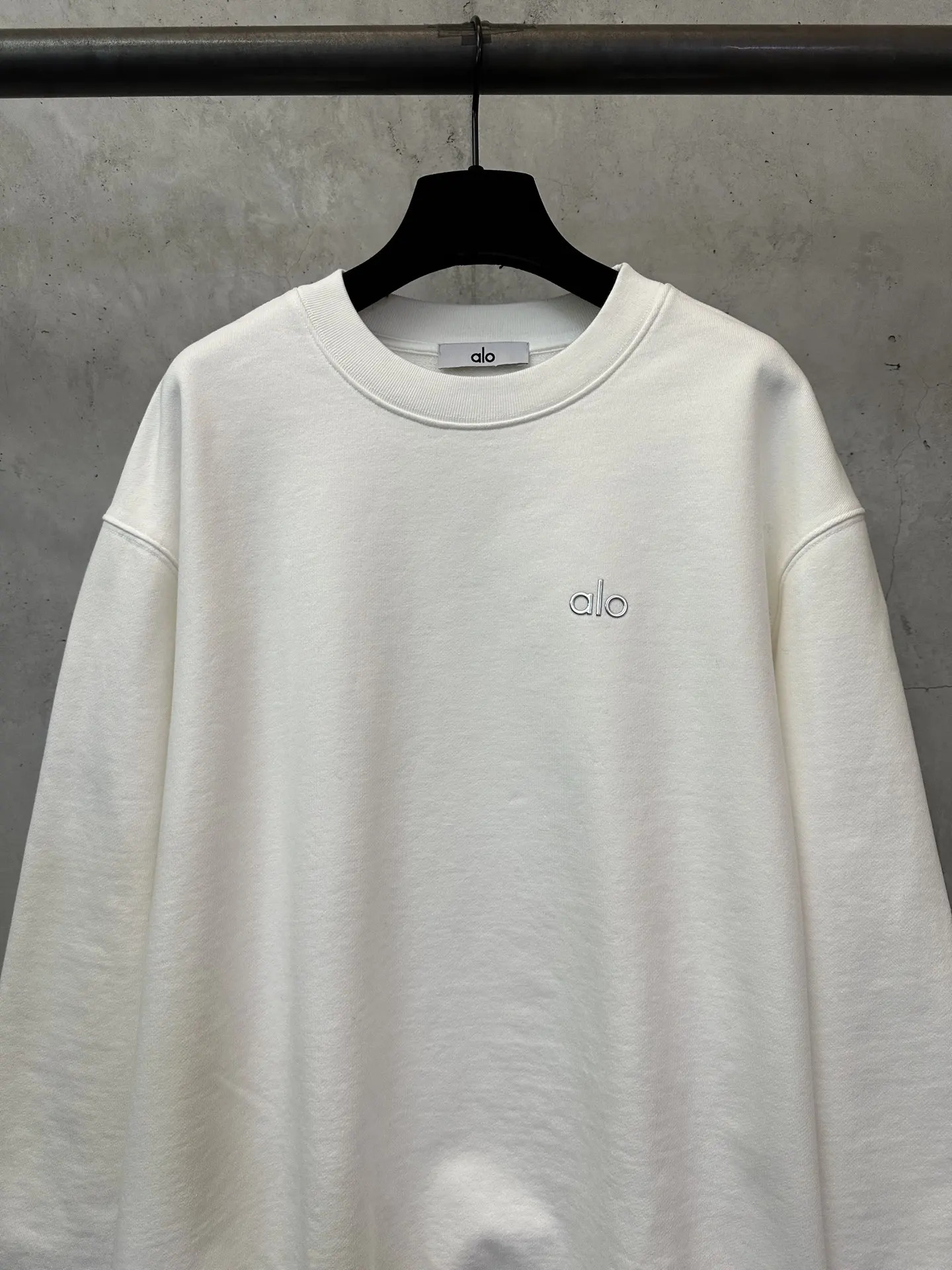 Accolade Heavyweight Cotton Crew-Neck Sweatshirt D25521829 — view 3