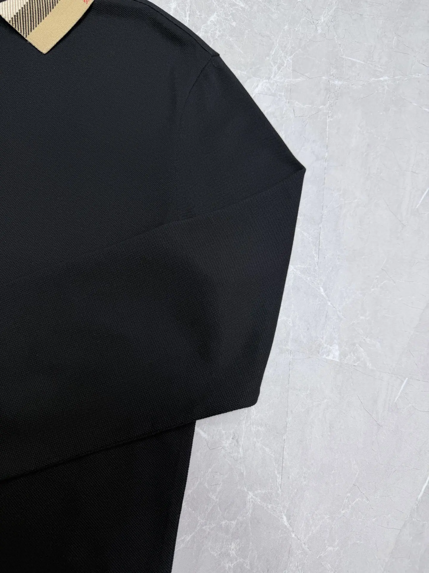 Check-Collar Long-Sleeve Polo Shirt D25519205 — view 5
