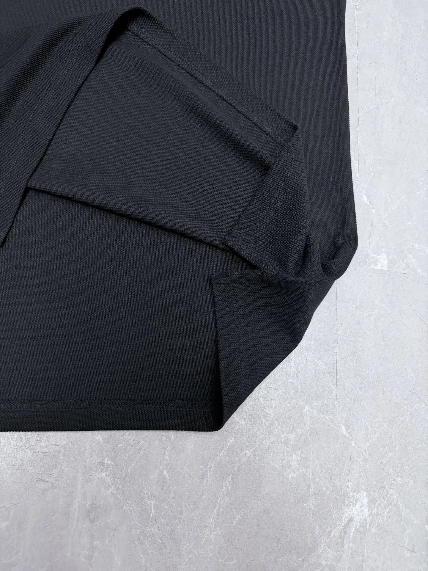 Check-Collar Long-Sleeve Polo Shirt D25519205 — view 8