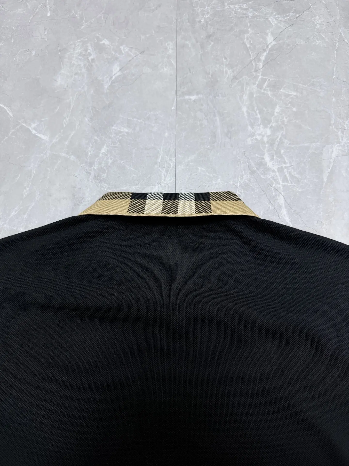 Check-Collar Long-Sleeve Polo Shirt D25519205 — view 9