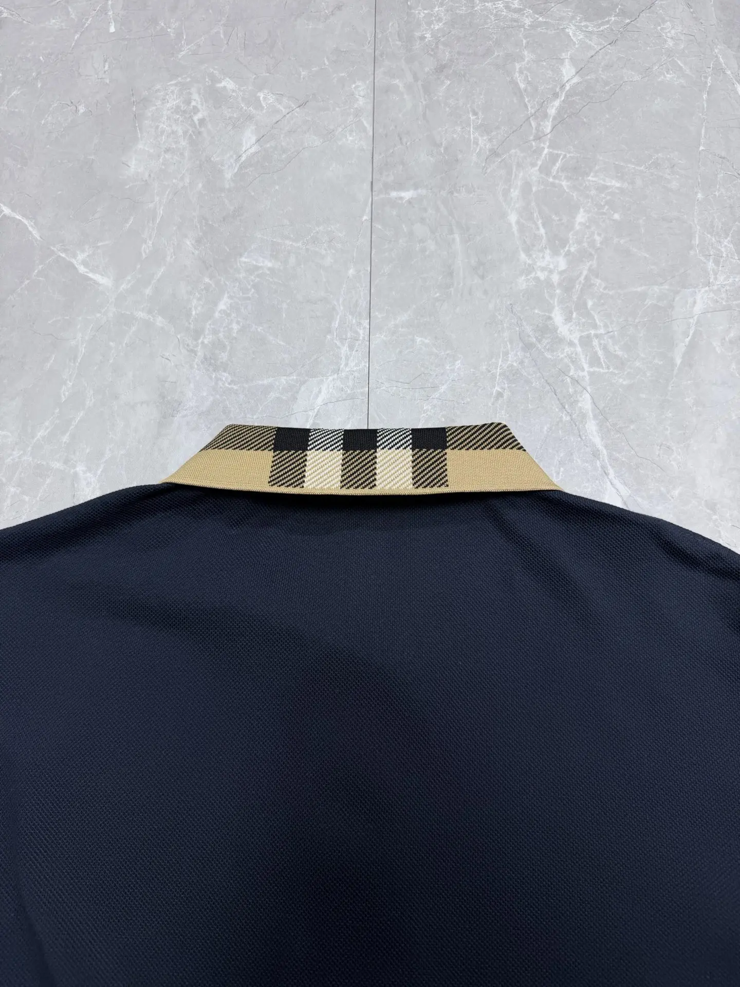 Check-Collar Long-Sleeve Polo Shirt D25519206 — view 9