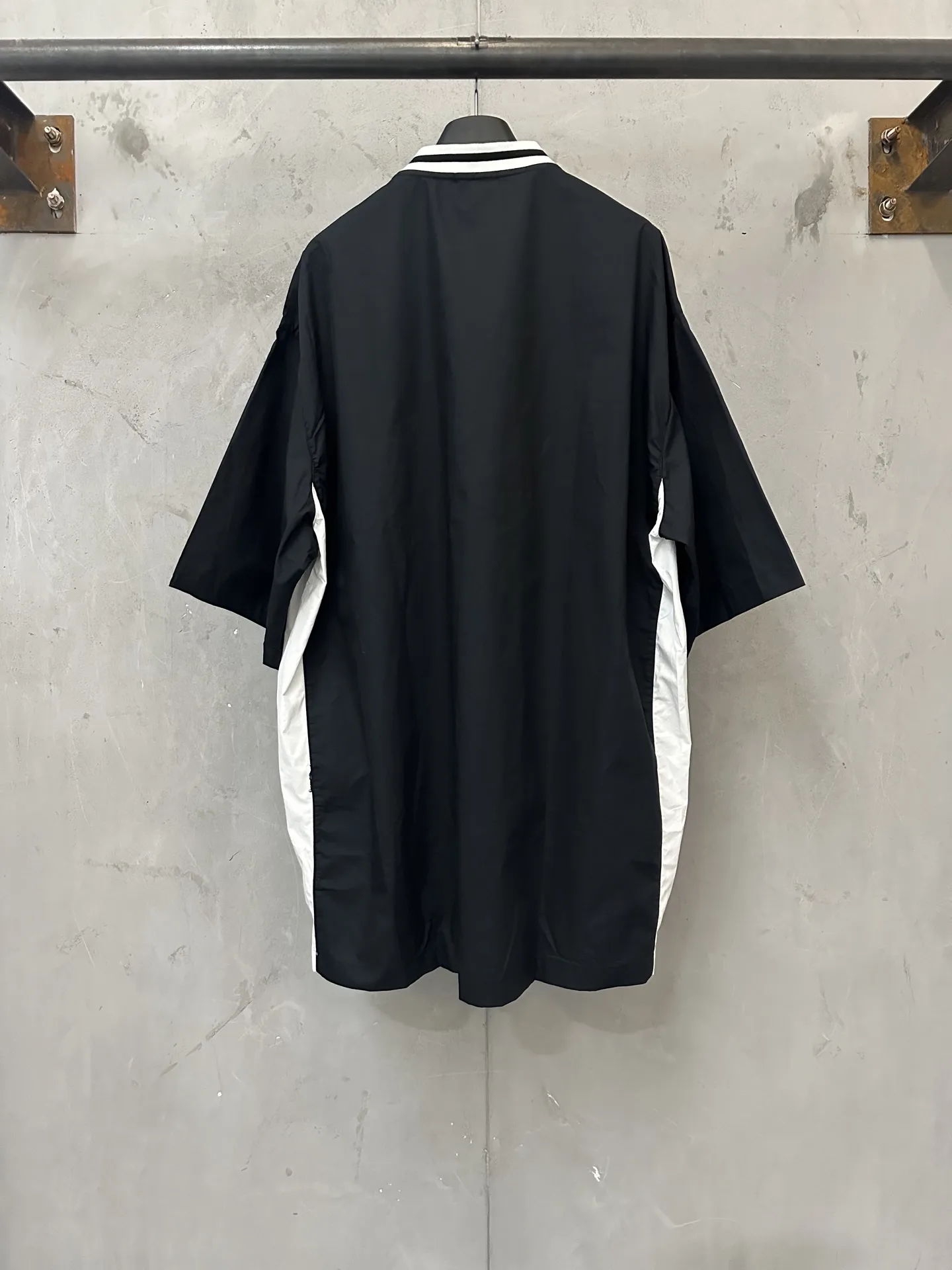 NBA Logo V-Neck Baseball Shirt D26023526 — view 2