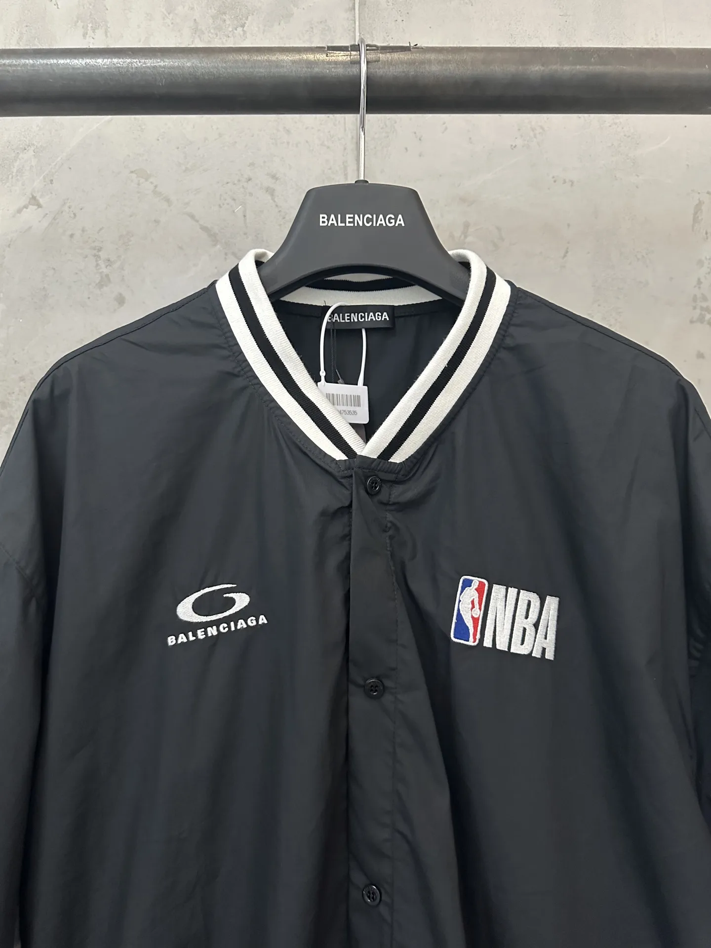 NBA Logo V-Neck Baseball Shirt D26023526 — view 5
