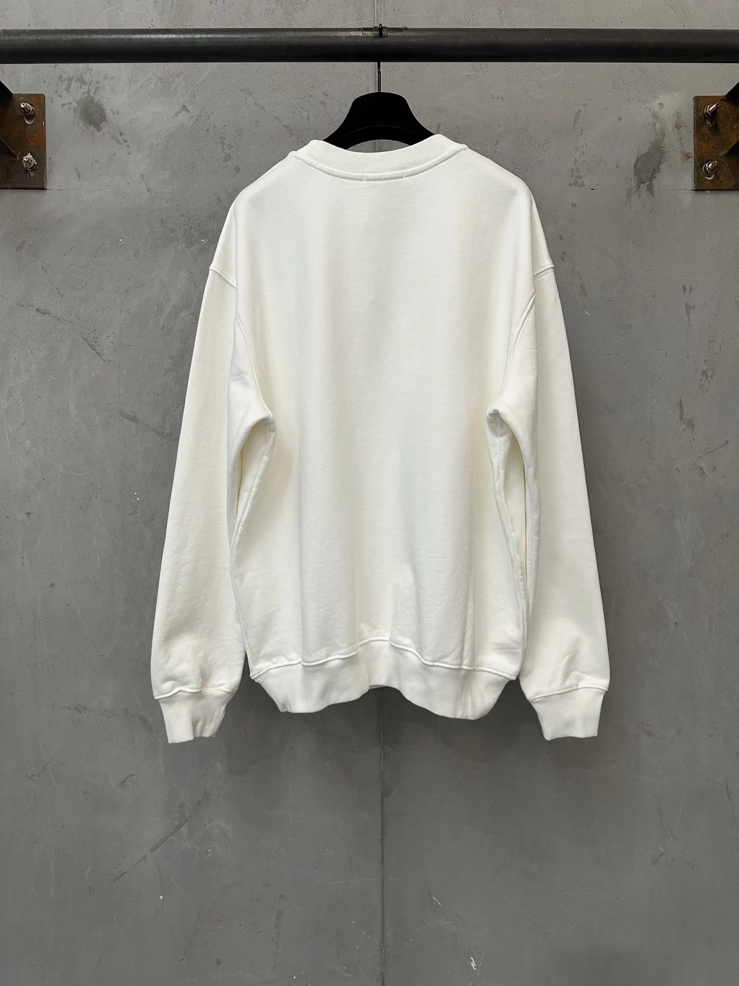 Sun and Moon Graphic Crew-Neck Sweatshirt D26023592 — view 2