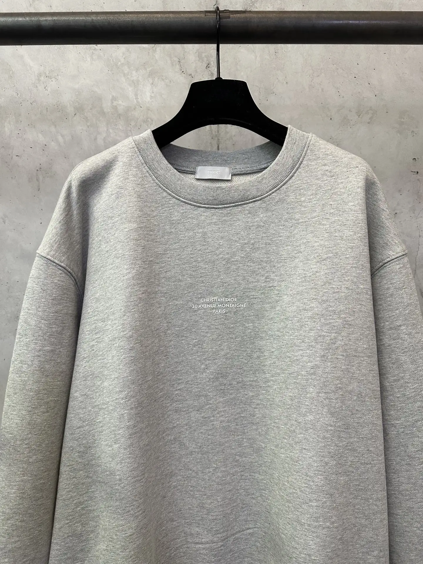 30 Montaigne Logo-Print Cotton-Blend Sweatshirt D26020161 — view 3