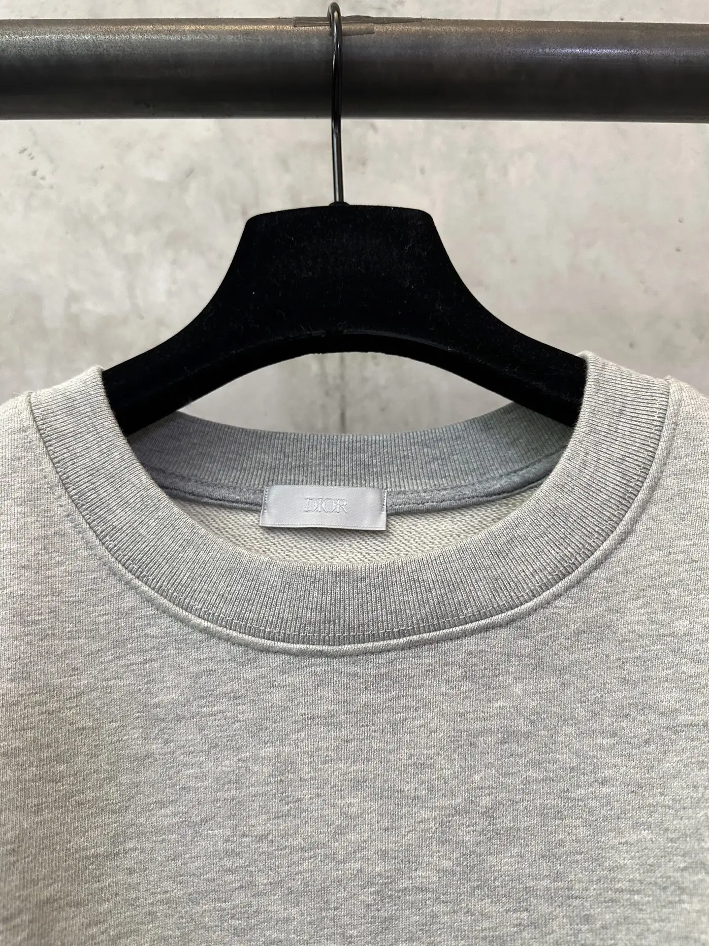 30 Montaigne Logo-Print Cotton-Blend Sweatshirt D26020161 — view 7
