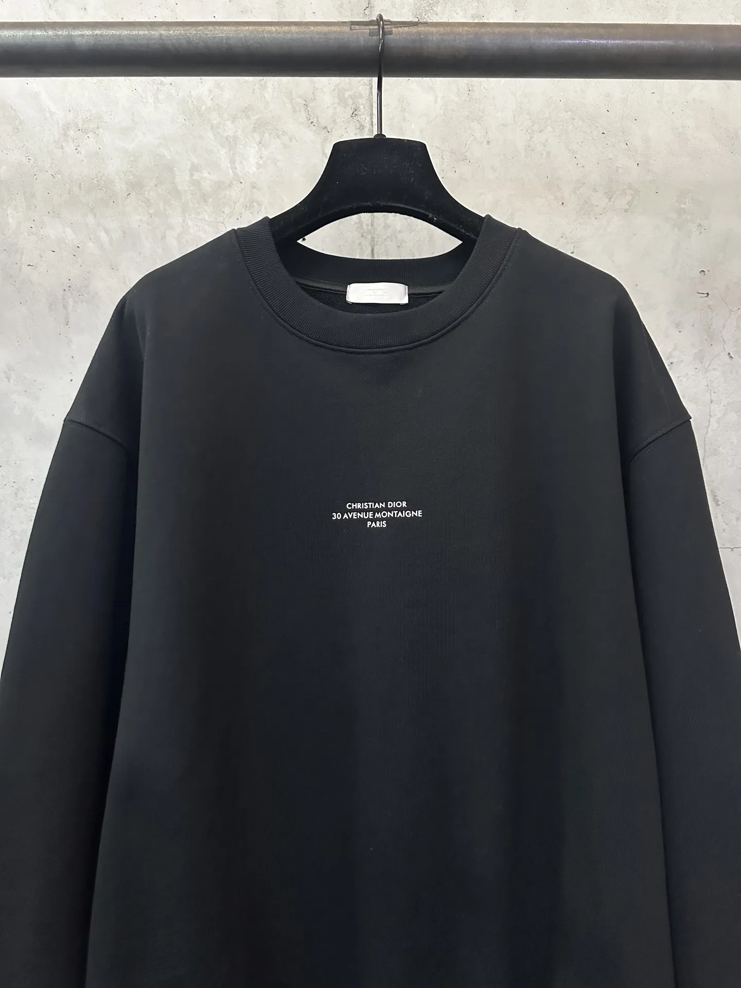 30 Montaigne Logo Crew-Neck Sweatshirt D26020160 — view 3