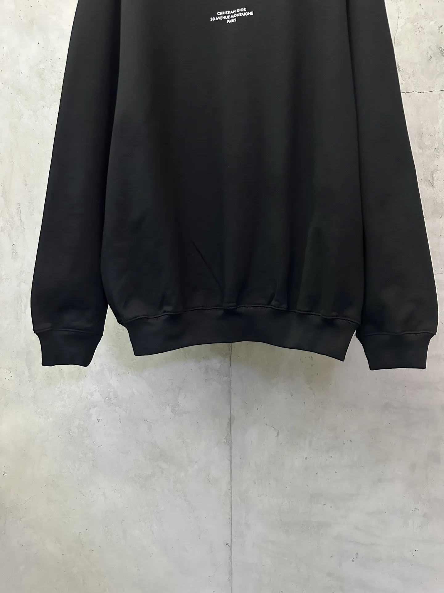 30 Montaigne Logo Crew-Neck Sweatshirt D26020160 — view 4