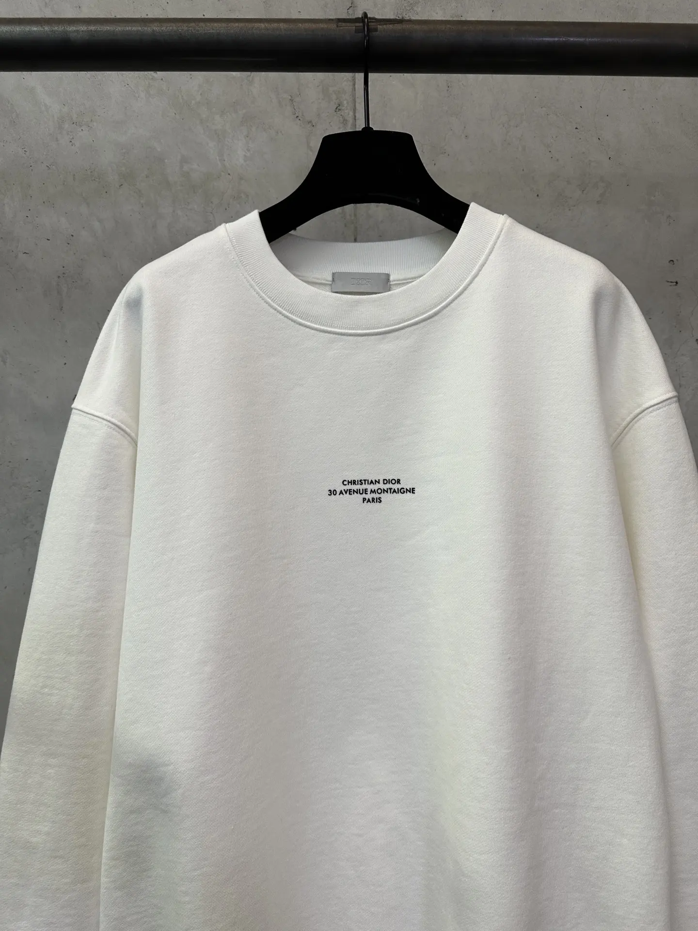 30 Montaigne Logo Crew-Neck Sweatshirt D26020162 — view 3