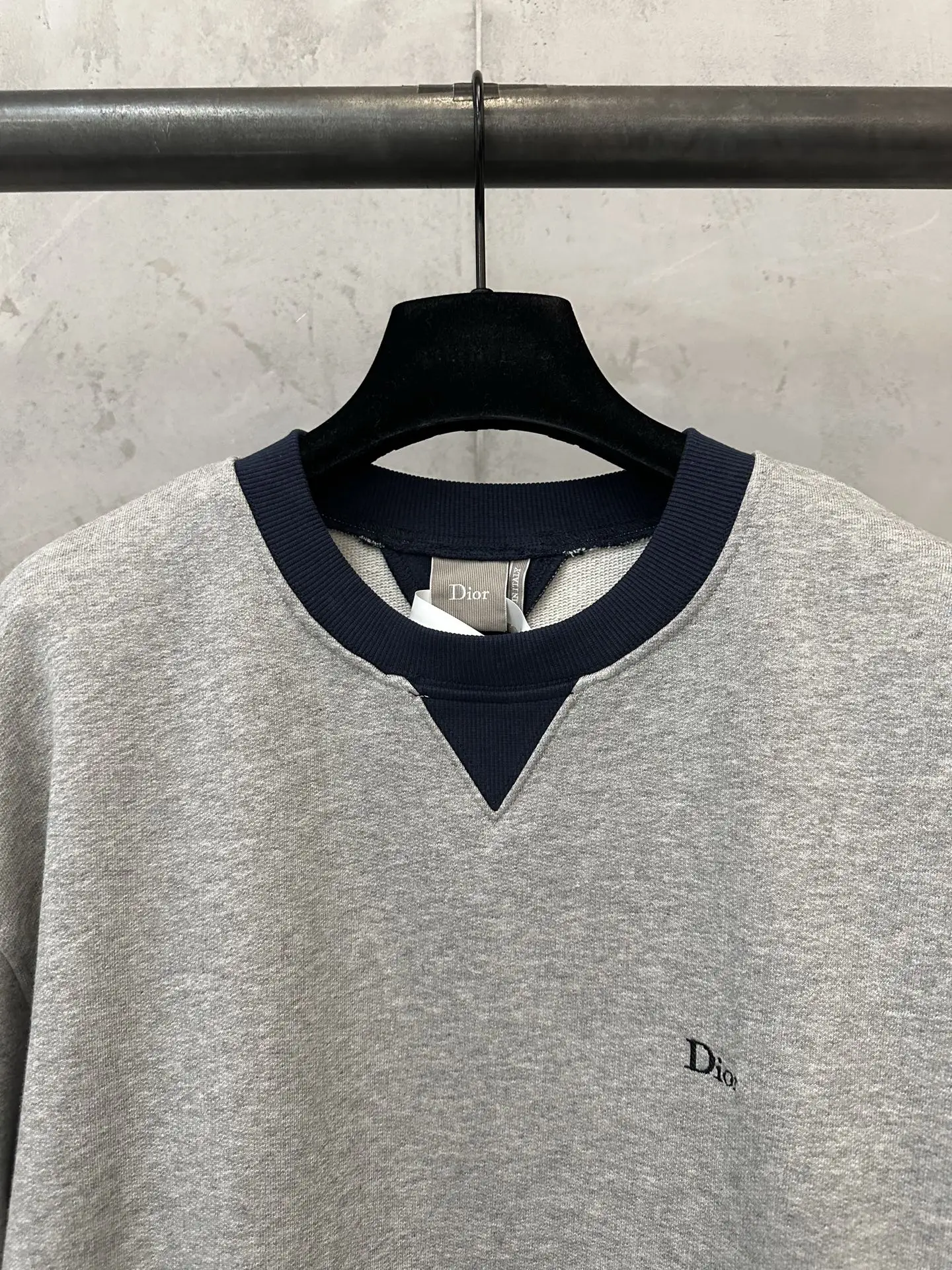 Logo Embroidery Color-Block Sweatshirt D26024445 — view 5