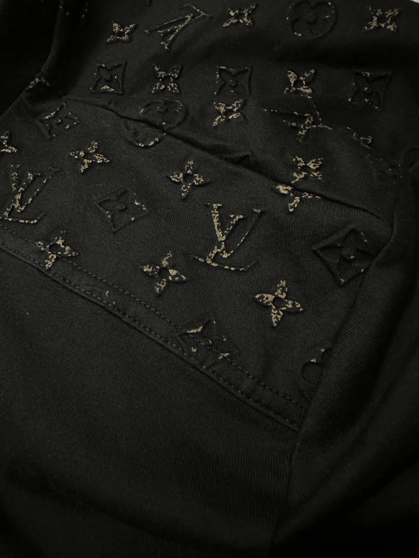 Monogram Embossed Pocket T-Shirt D26020129 — view 8