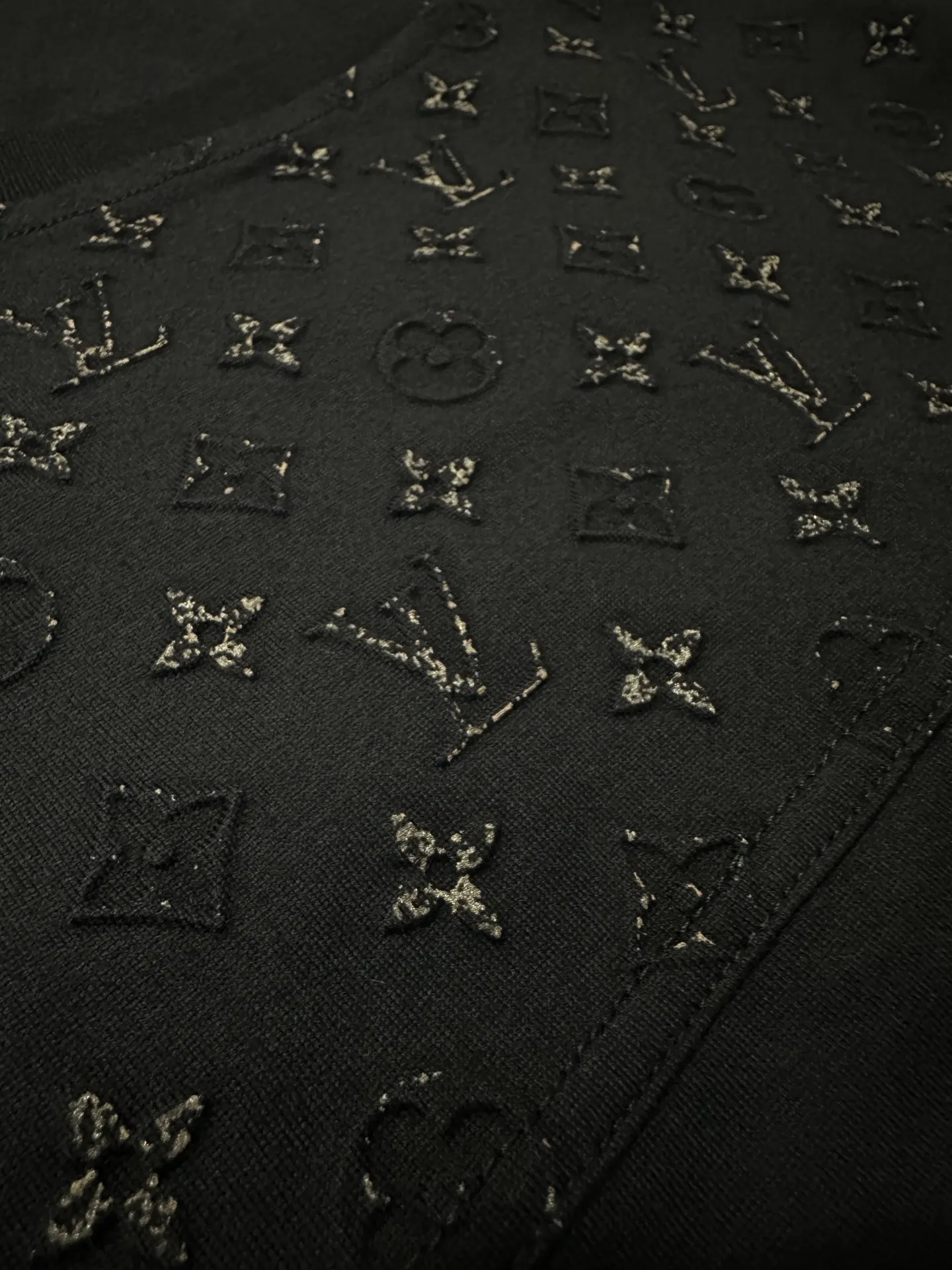 Monogram Embossed Pocket T-Shirt D26020129 — view 9