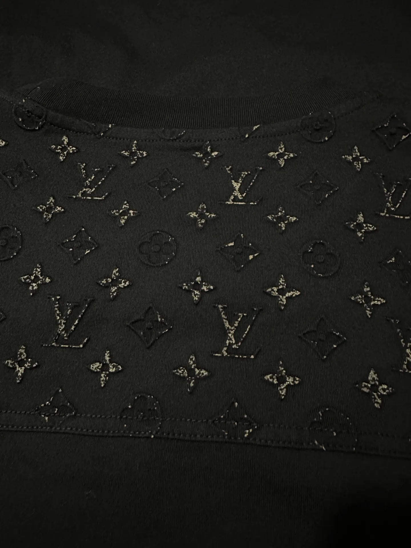 Monogram Embossed Pocket T-Shirt D26020129 — view 10
