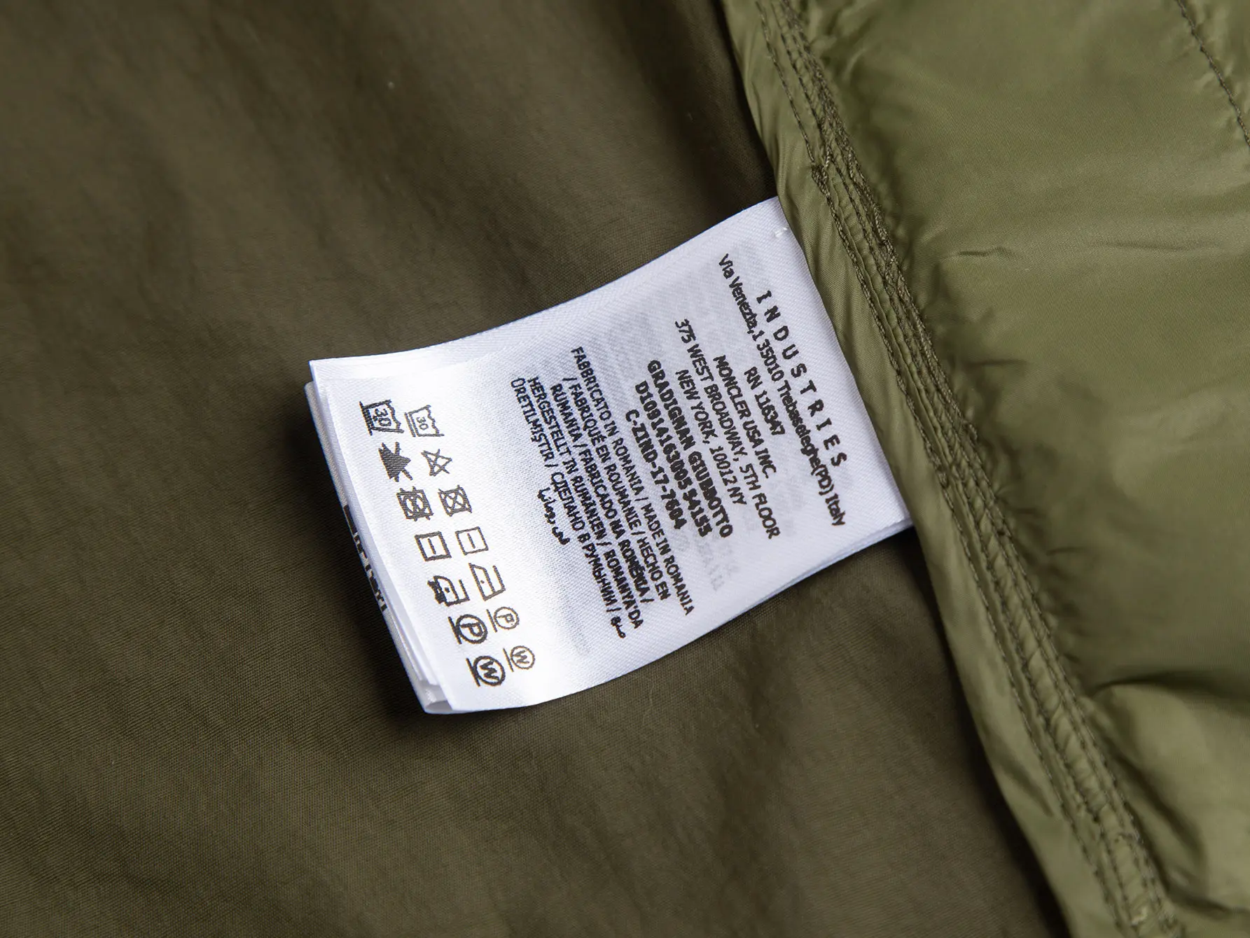 Moncler Color-Block Hooded Windbreaker Jacket D26016317 — view 17