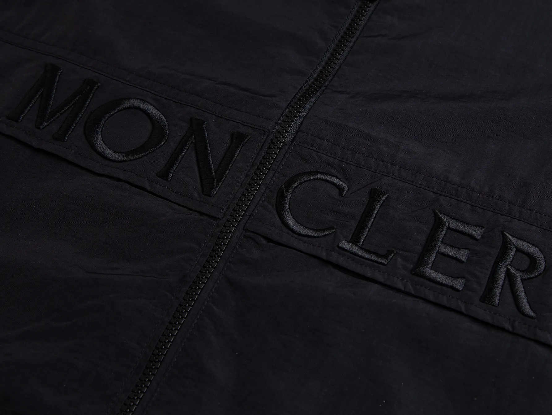 Logo-Embroidered Hooded Windbreaker Jacket D26016316 — view 3