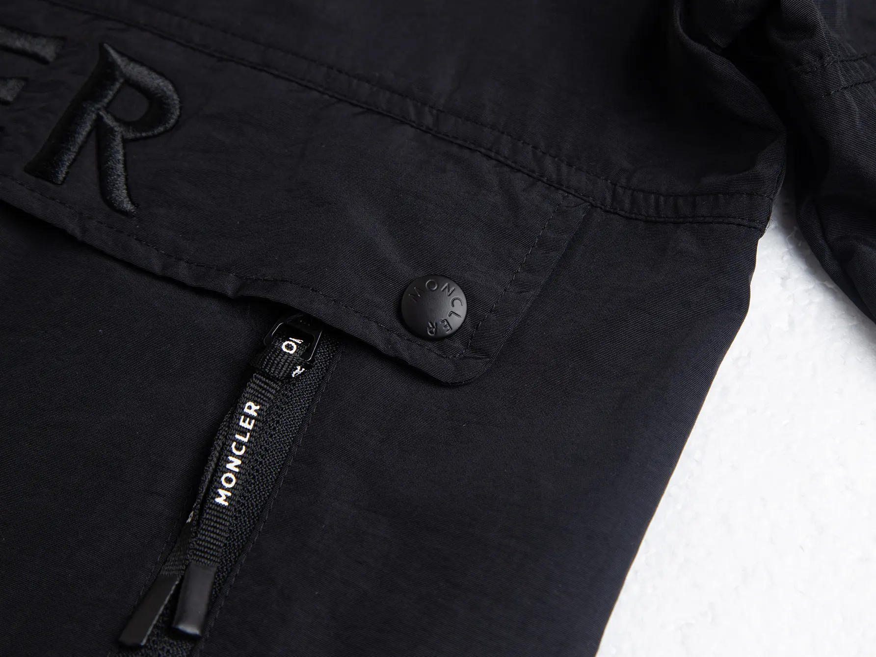 Logo-Embroidered Hooded Windbreaker Jacket D26016316 — view 4