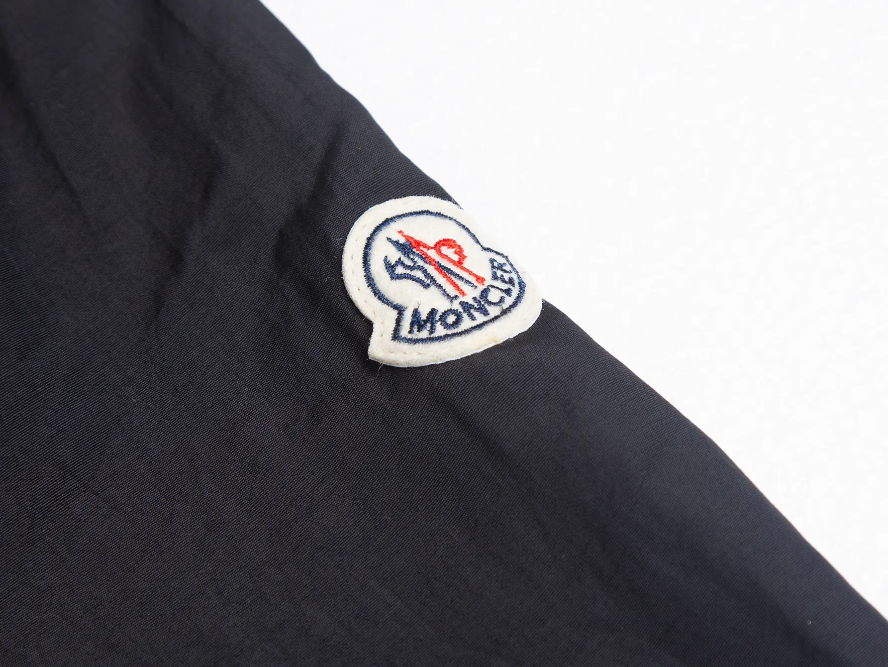 Logo-Embroidered Hooded Windbreaker Jacket D26016316 — view 9