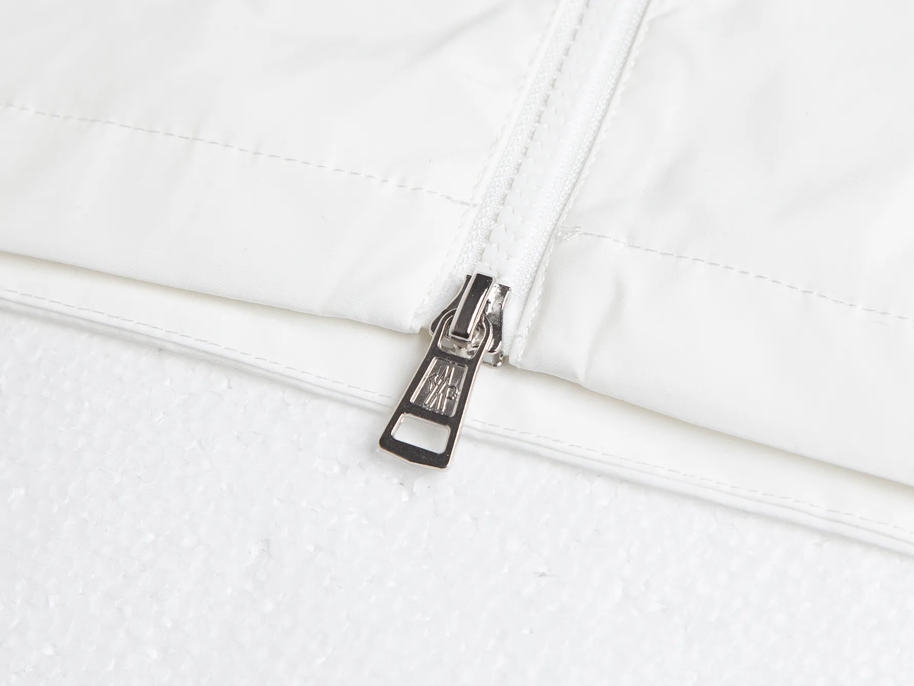 Striped Hooded Windbreaker Jacket D26016320 — view 11