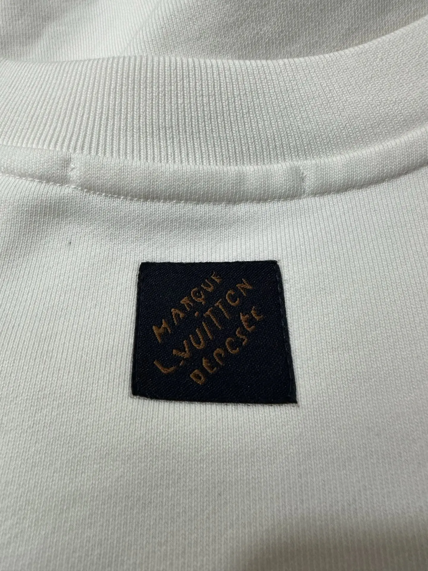 Embroidered Script Logo Crew-Neck Sweatshirt D26024434 — view 8