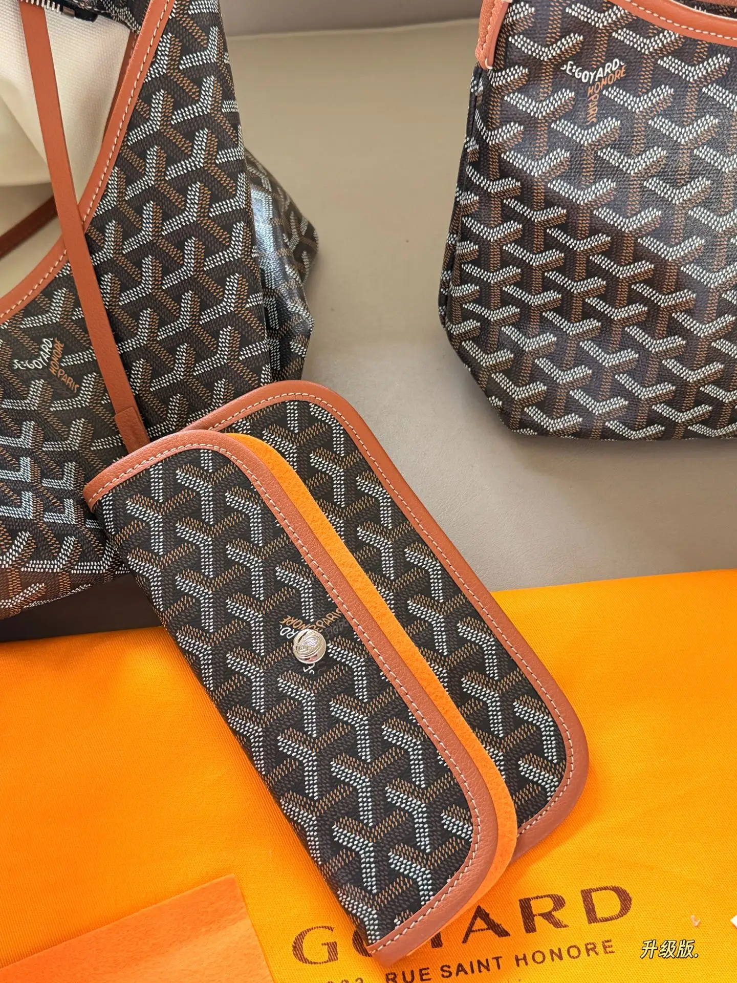 Goyard Hobo Tote Bag D26518330 — view 4