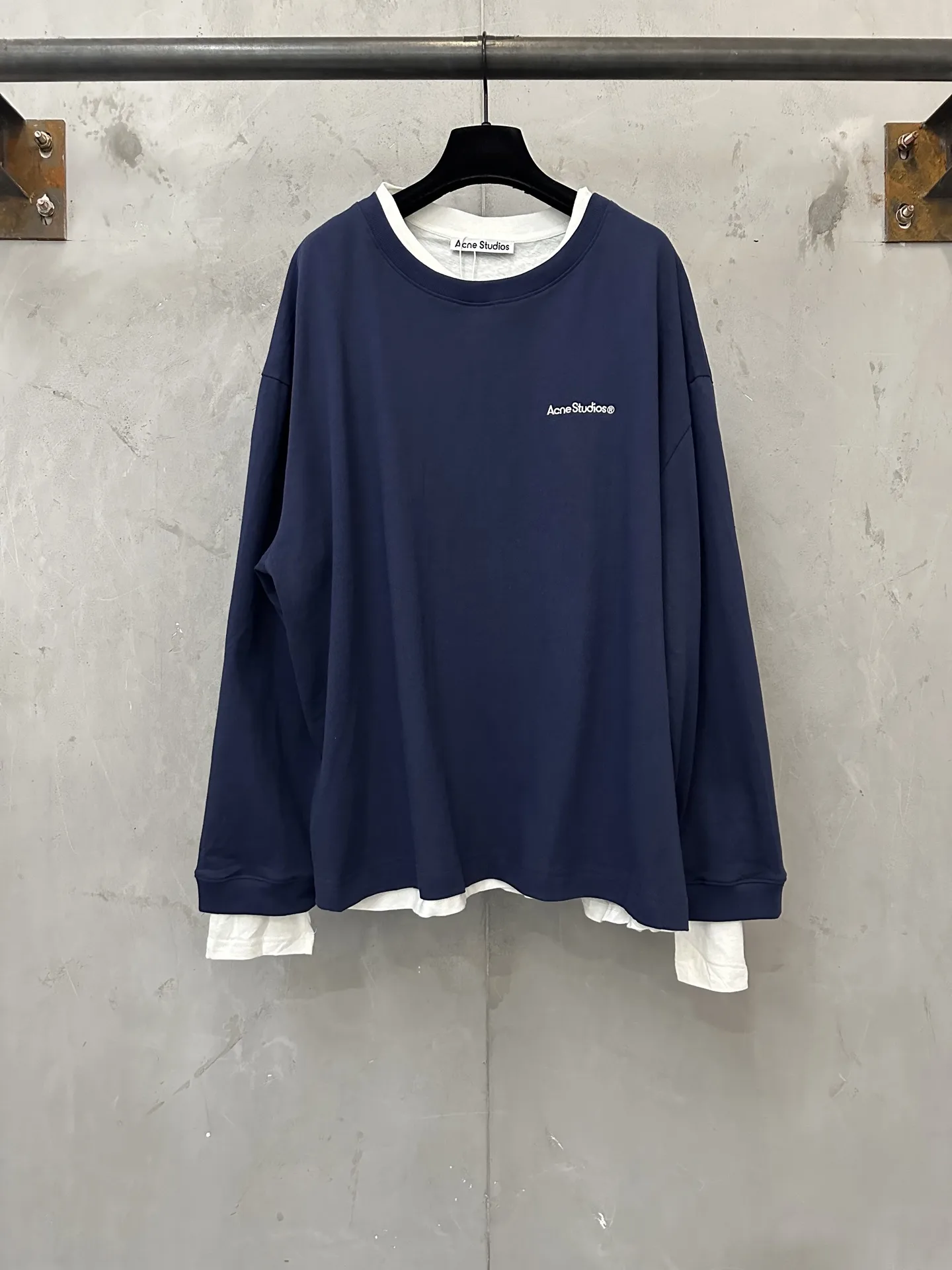 Layered-Effect Logo Embroidered Sweatshirt D27021755