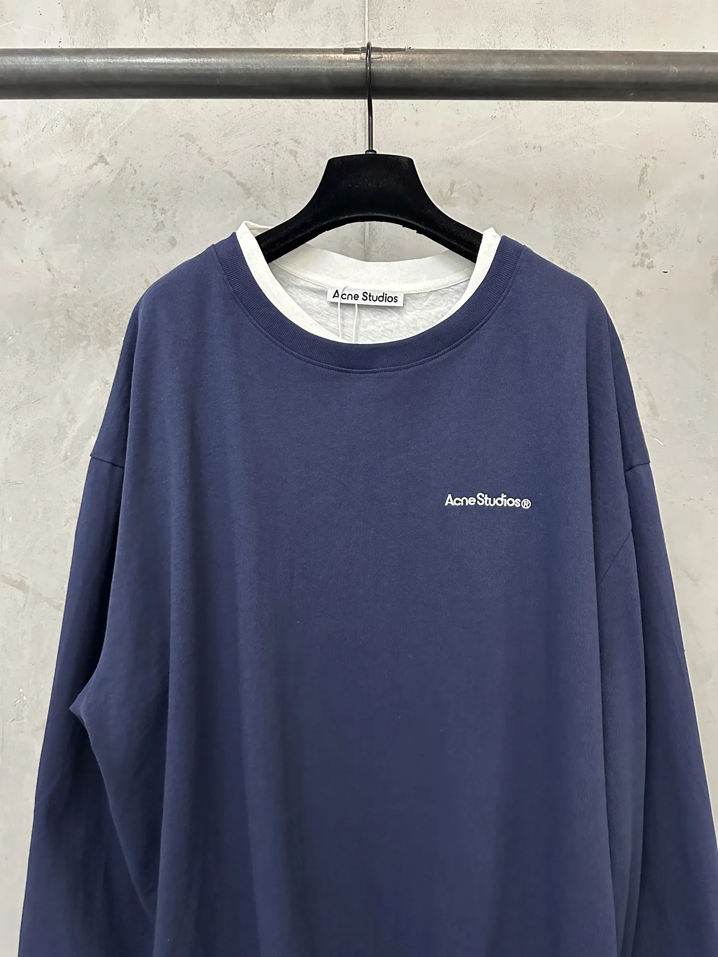 Layered-Effect Logo Embroidered Sweatshirt D27021755 — view 3