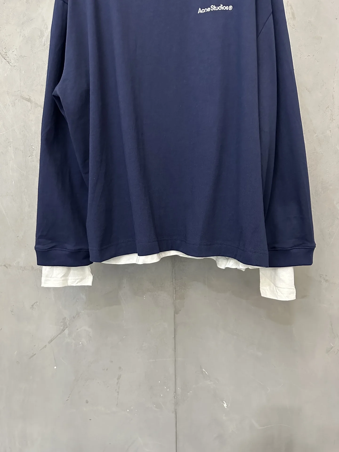 Layered-Effect Logo Embroidered Sweatshirt D27021755 — view 4