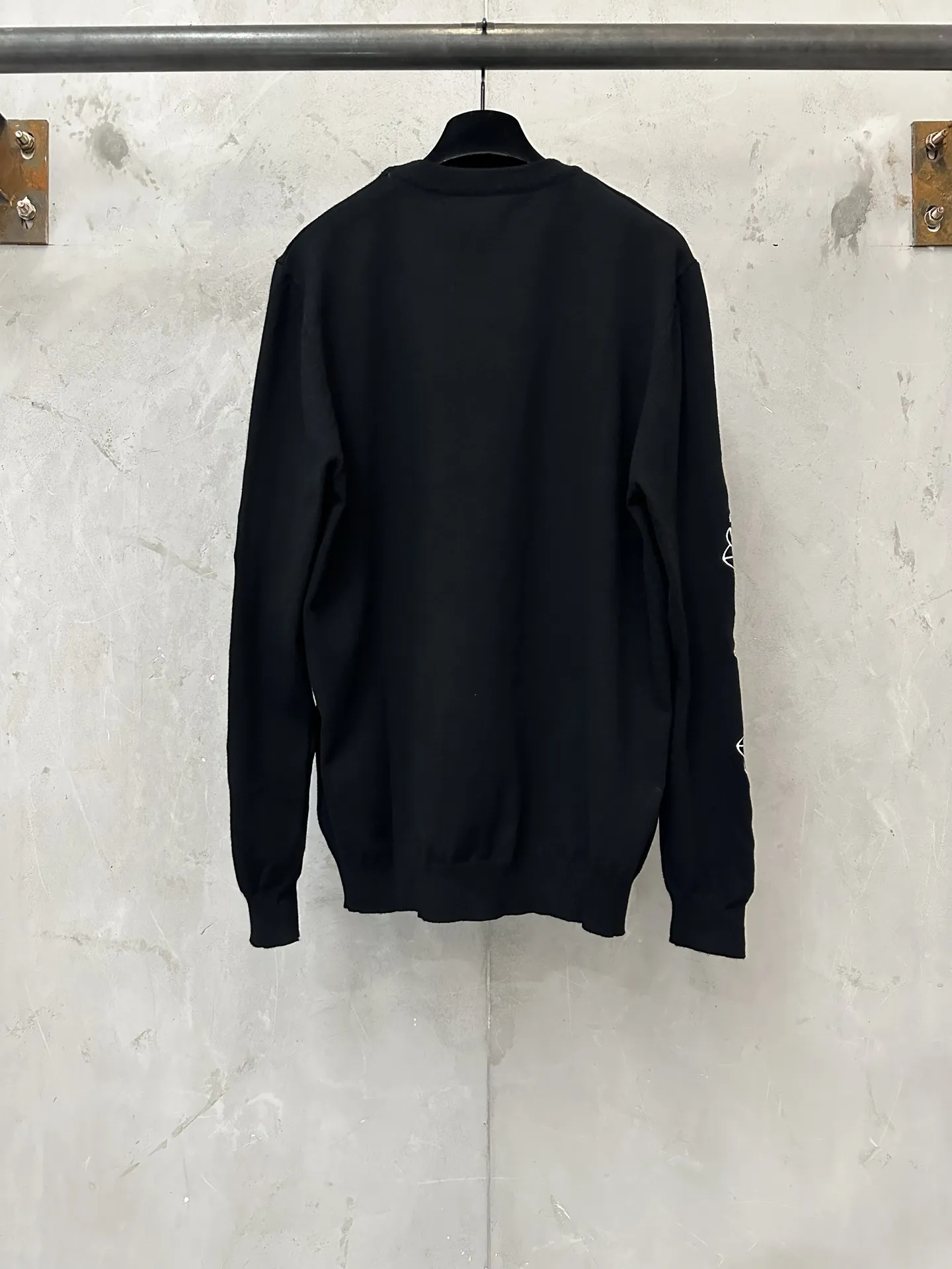 Embroidered Sleeve Cashmere-Blend Knit Sweater D27025030 — view 2