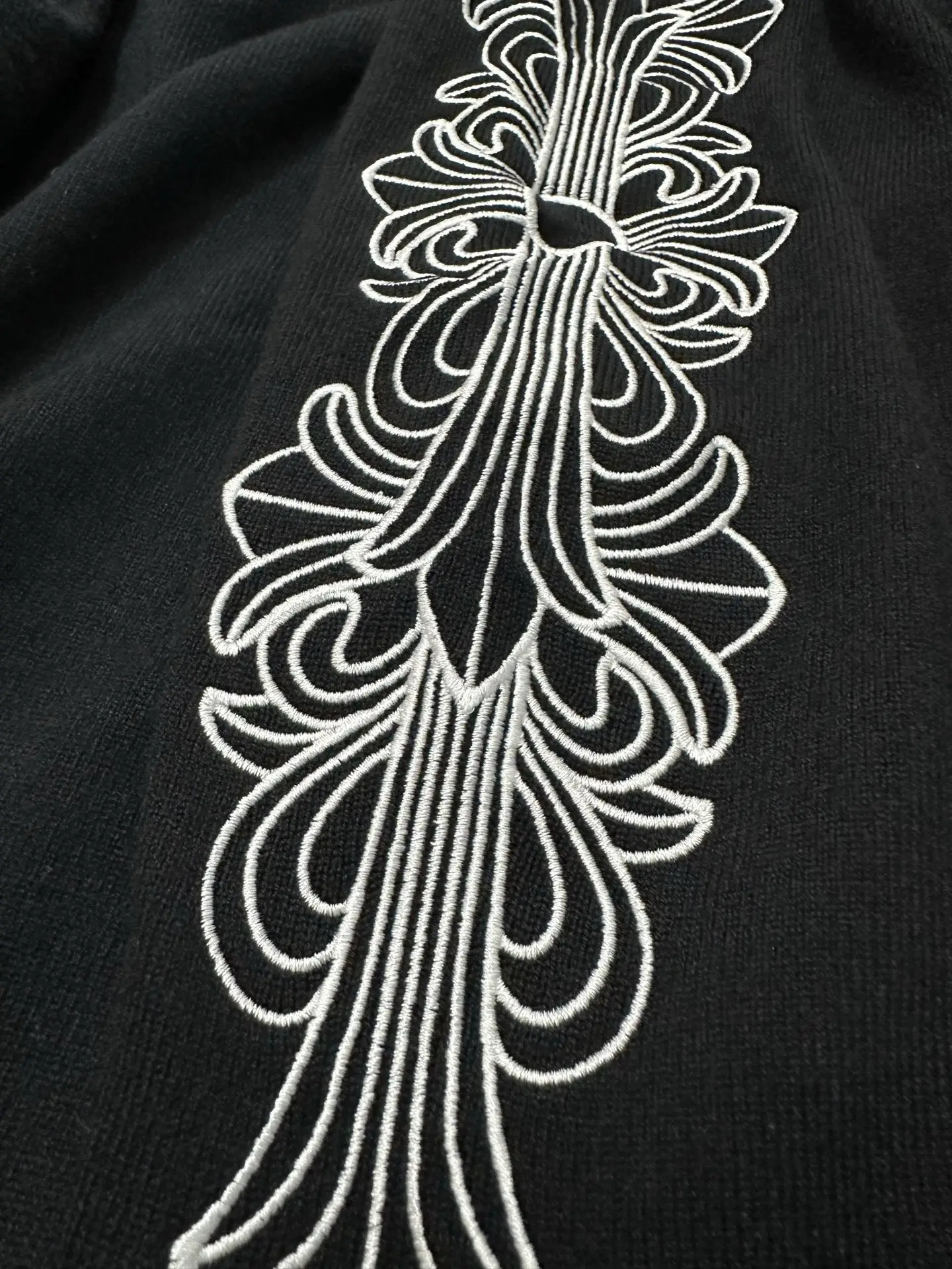 Embroidered Sleeve Cashmere-Blend Knit Sweater D27025030 — view 8