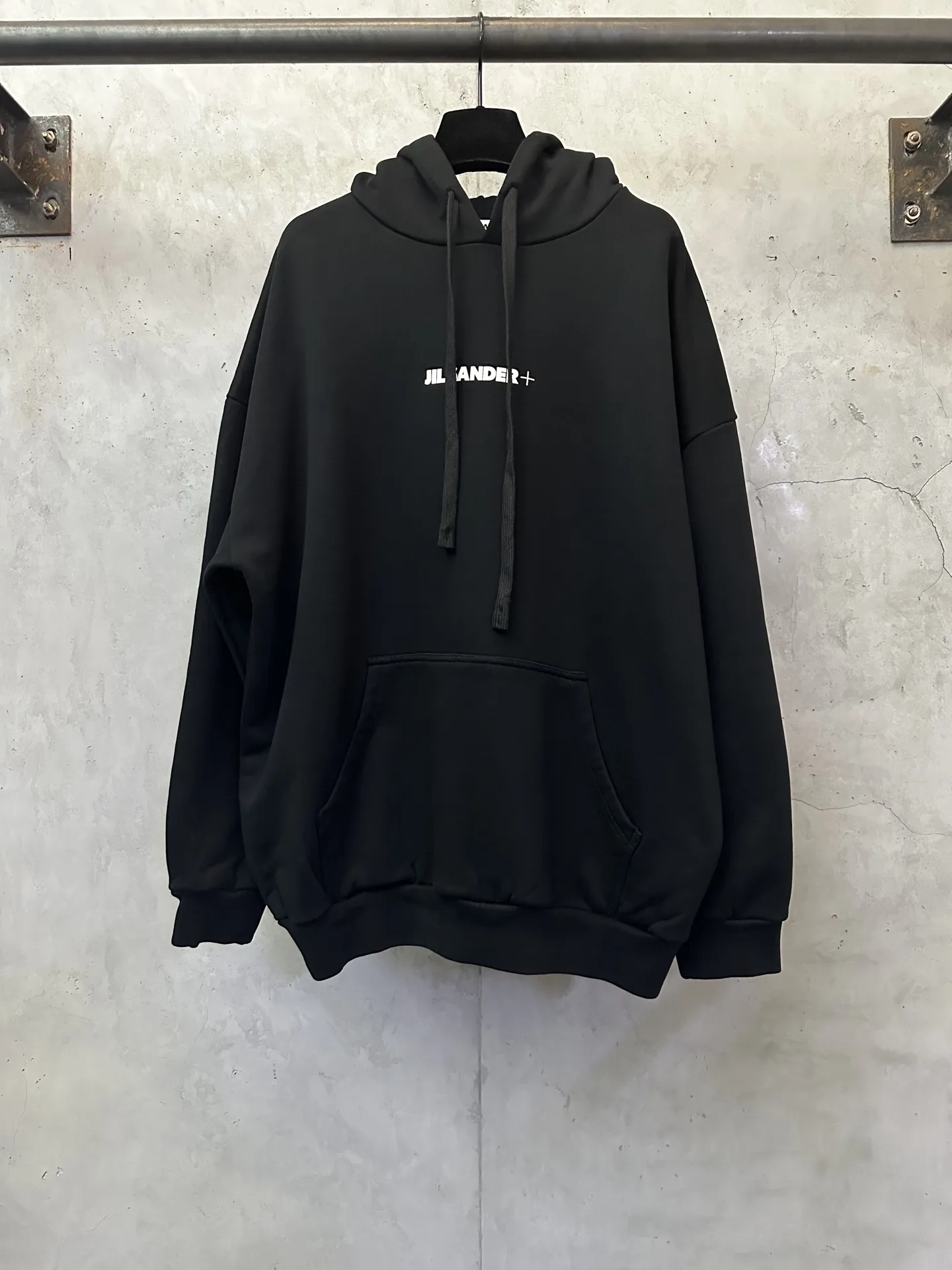 Logo Print Heavyweight Cotton Hoodie D27021832