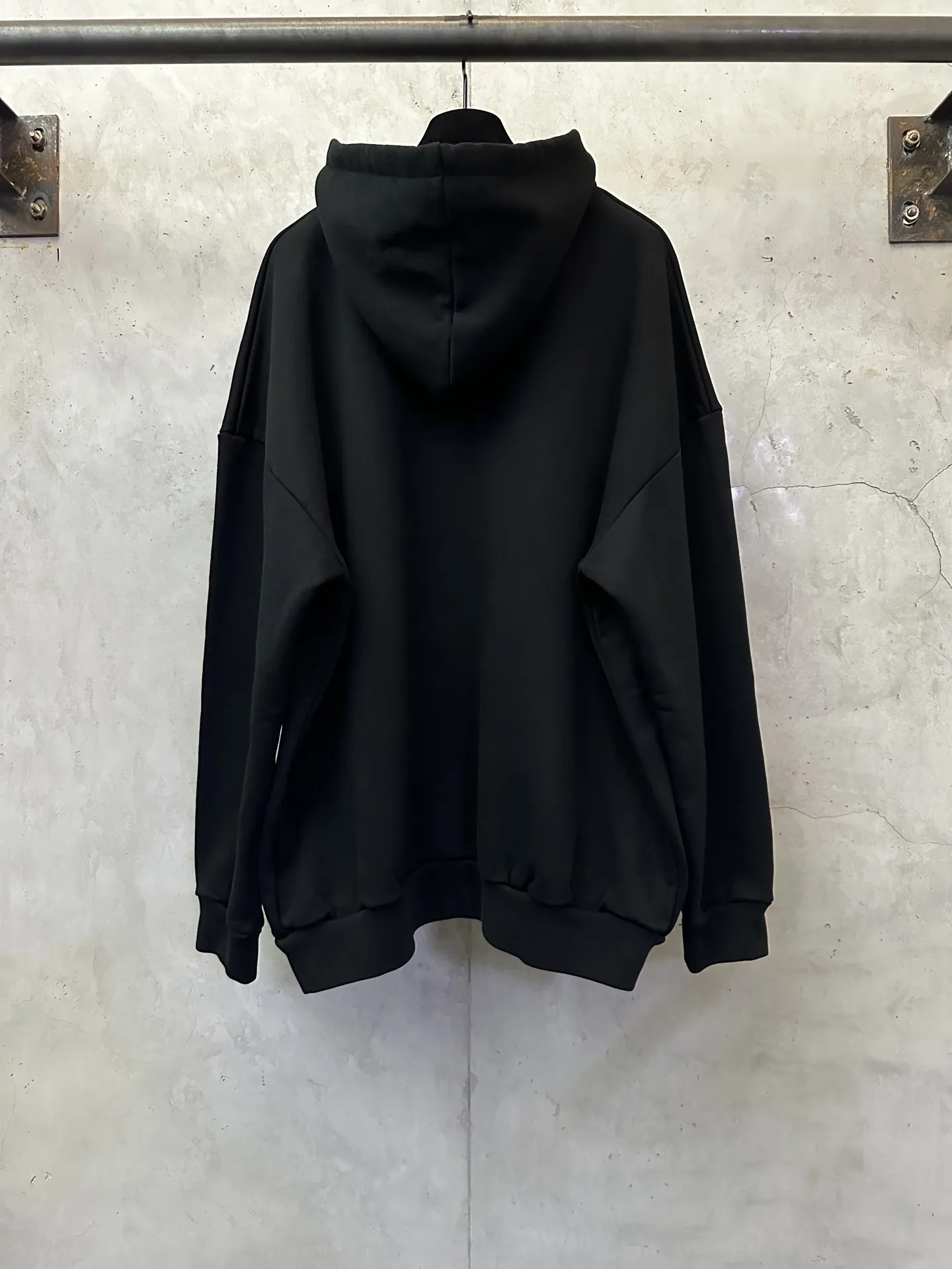 Logo Print Heavyweight Cotton Hoodie D27021832 — view 2