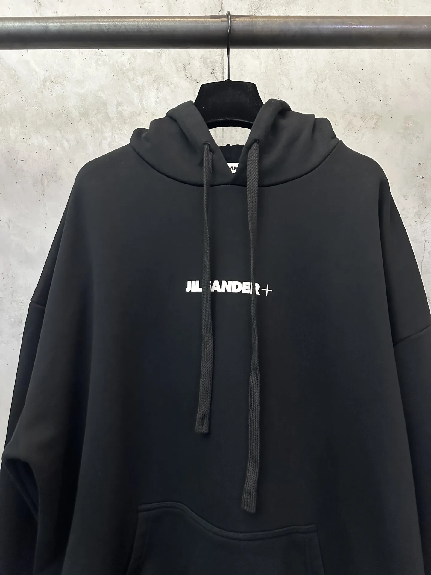 Logo Print Heavyweight Cotton Hoodie D27021832 — view 3