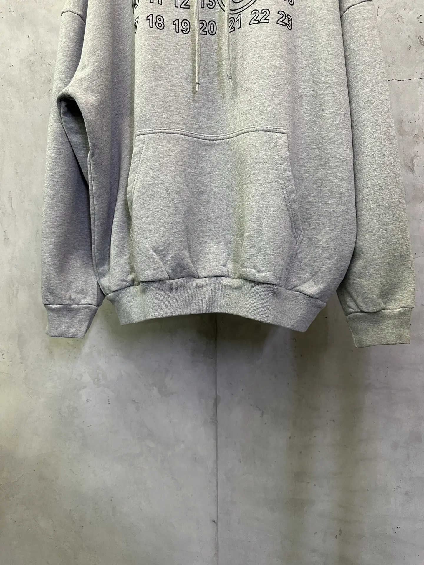 MM6 Numeric Logo Oversized Hoodie D27021814 — view 4