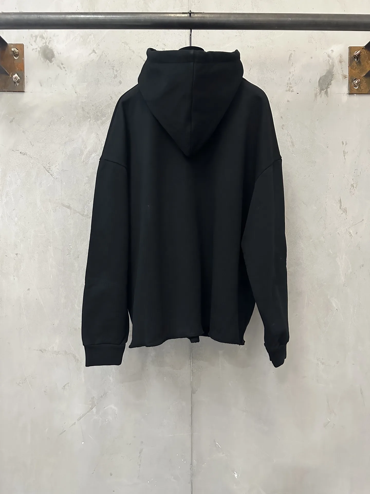 MM6 Logo Patch Distressed Hem Hoodie D27021816 — view 2