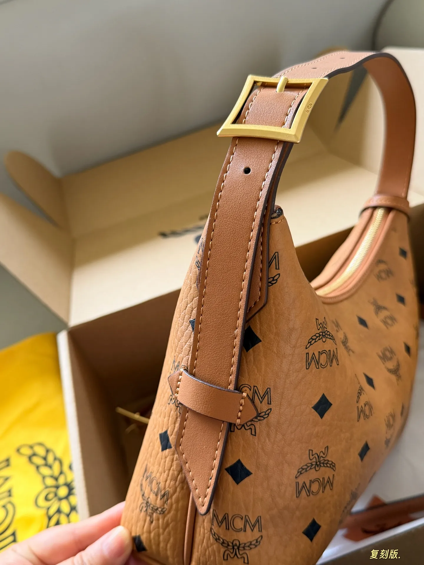 MCM Visetos Hobo Shoulder Bag D27518351 — view 8