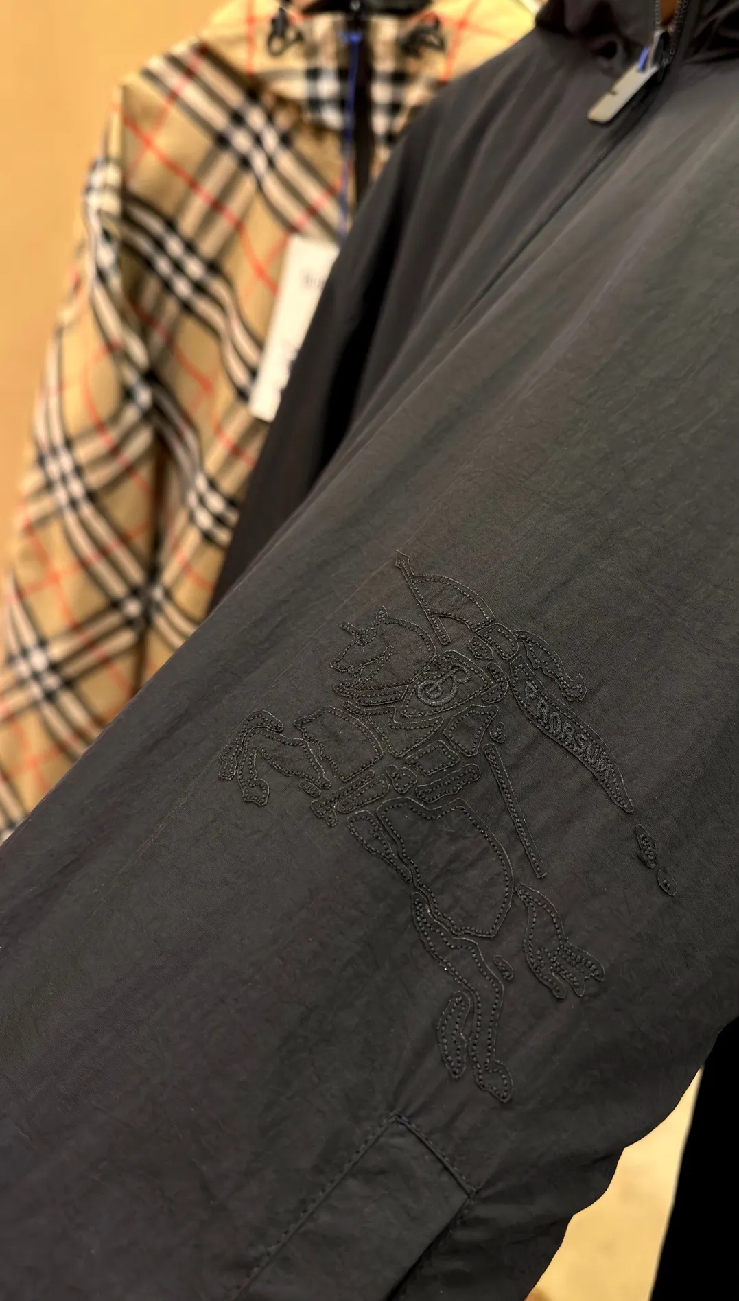 Reversible Check Hooded Jacket D27516405 — view 3