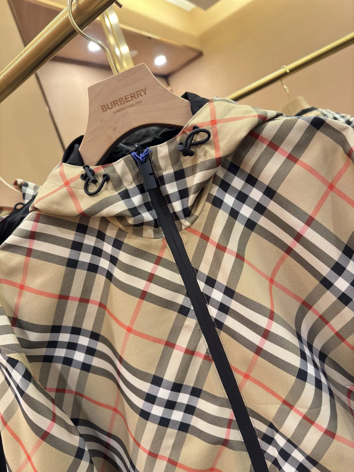Reversible Check Hooded Jacket D27516405 — view 10