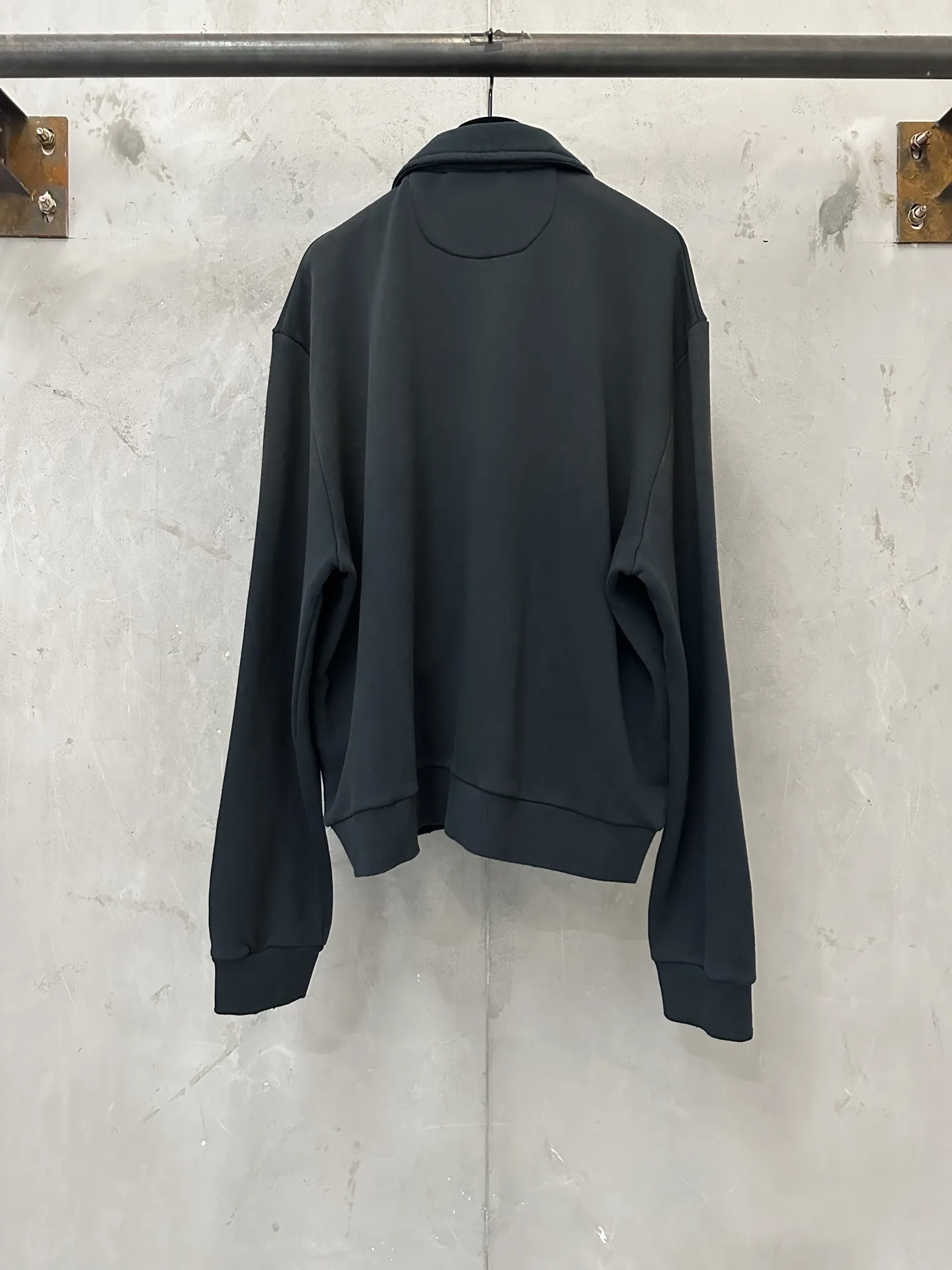 Logo-Embroidered Distressed Zip-Up Sweatshirt D28025011 — view 2