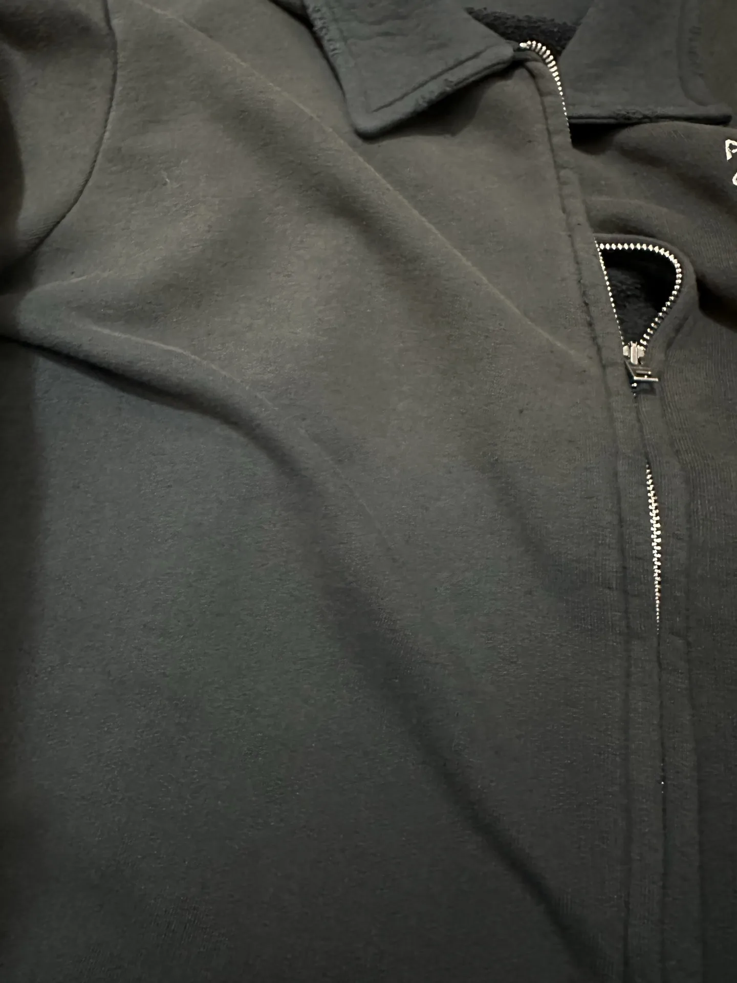 Logo-Embroidered Distressed Zip-Up Sweatshirt D28025011 — view 15