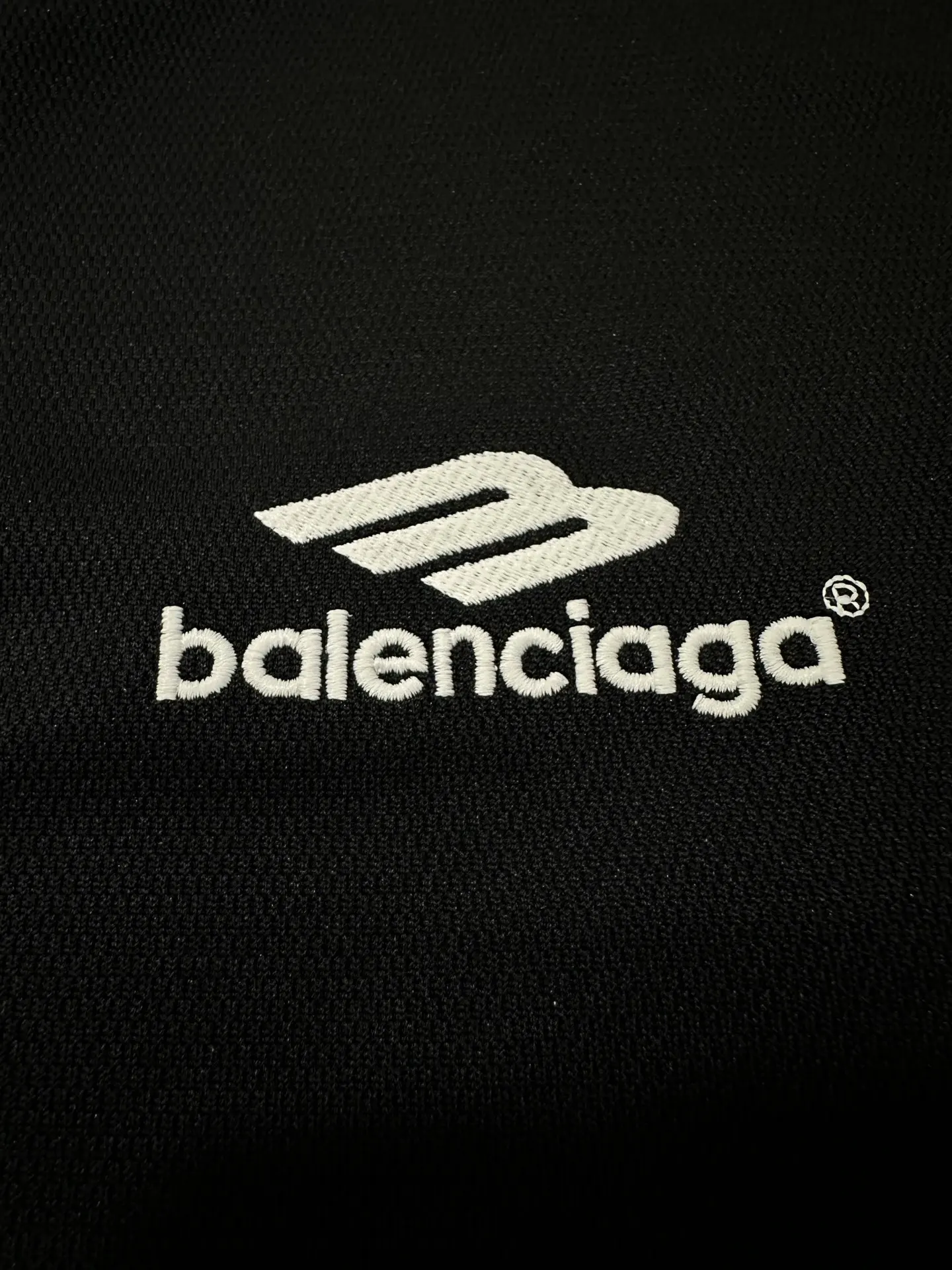 Logo-Embroidered Long-Sleeve Soccer Jersey D28020142 — view 8