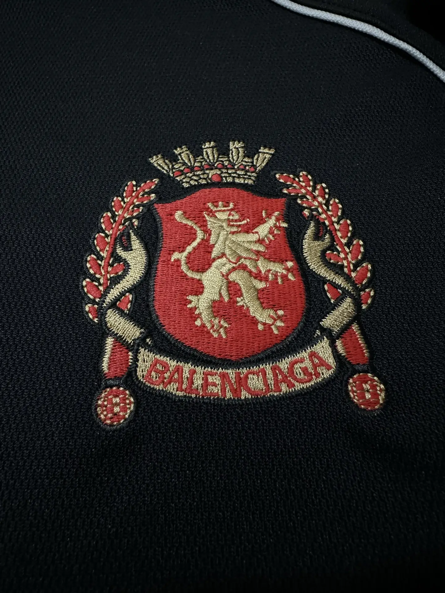 Logo-Embroidered Long-Sleeve Soccer Jersey D28020142 — view 9
