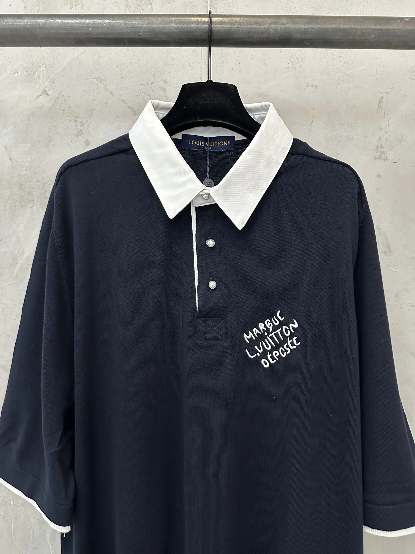 Contrast Collar Embroidered Polo Shirt D28011891 — view 3