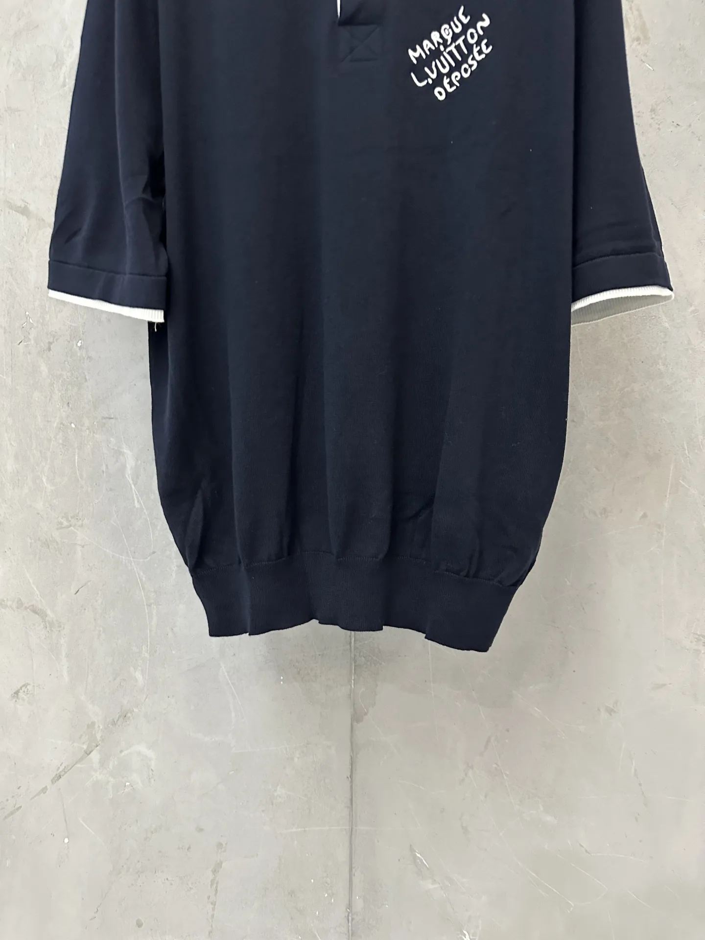Contrast Collar Embroidered Polo Shirt D28011891 — view 4
