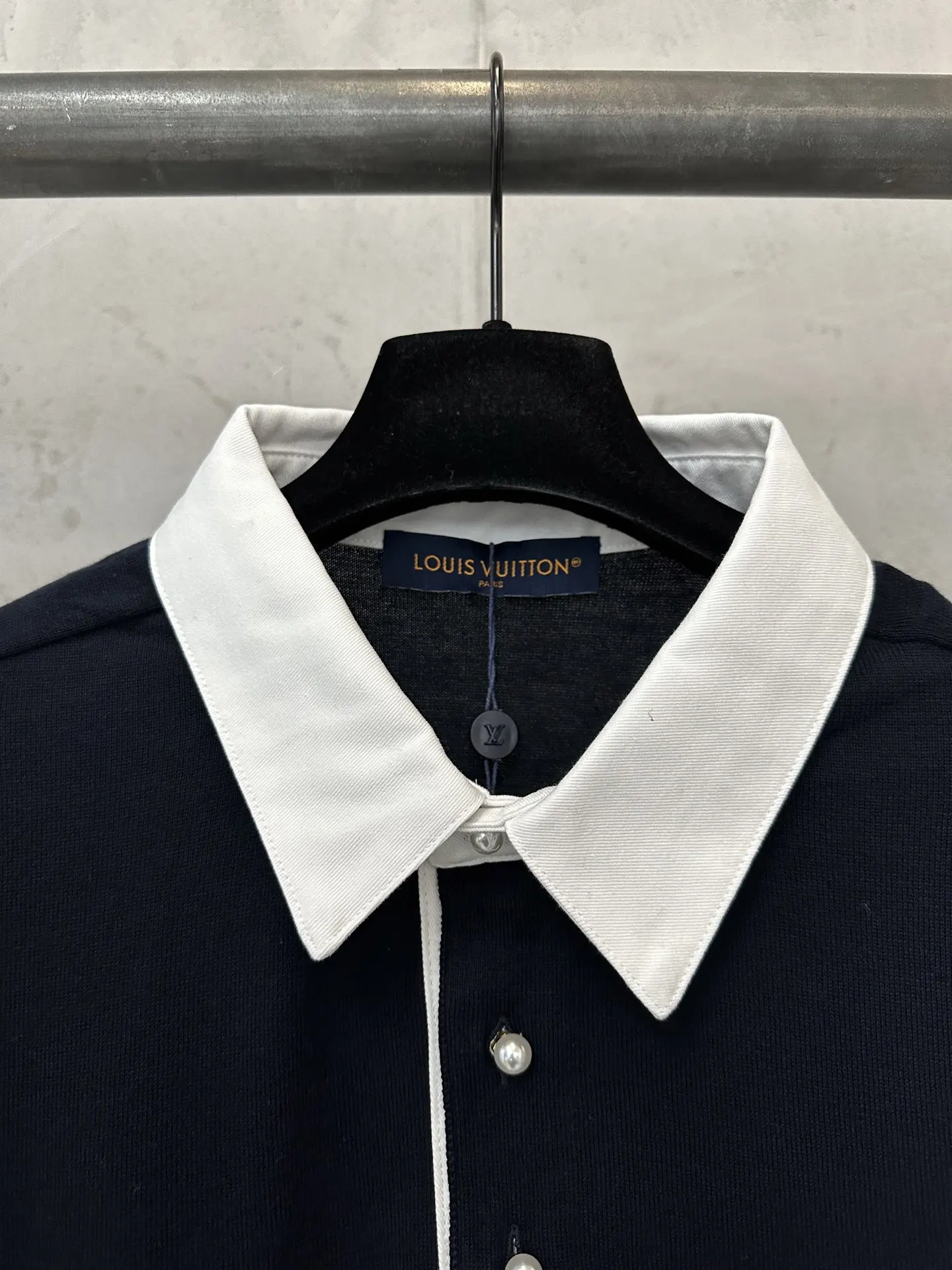 Contrast Collar Embroidered Polo Shirt D28011891 — view 5