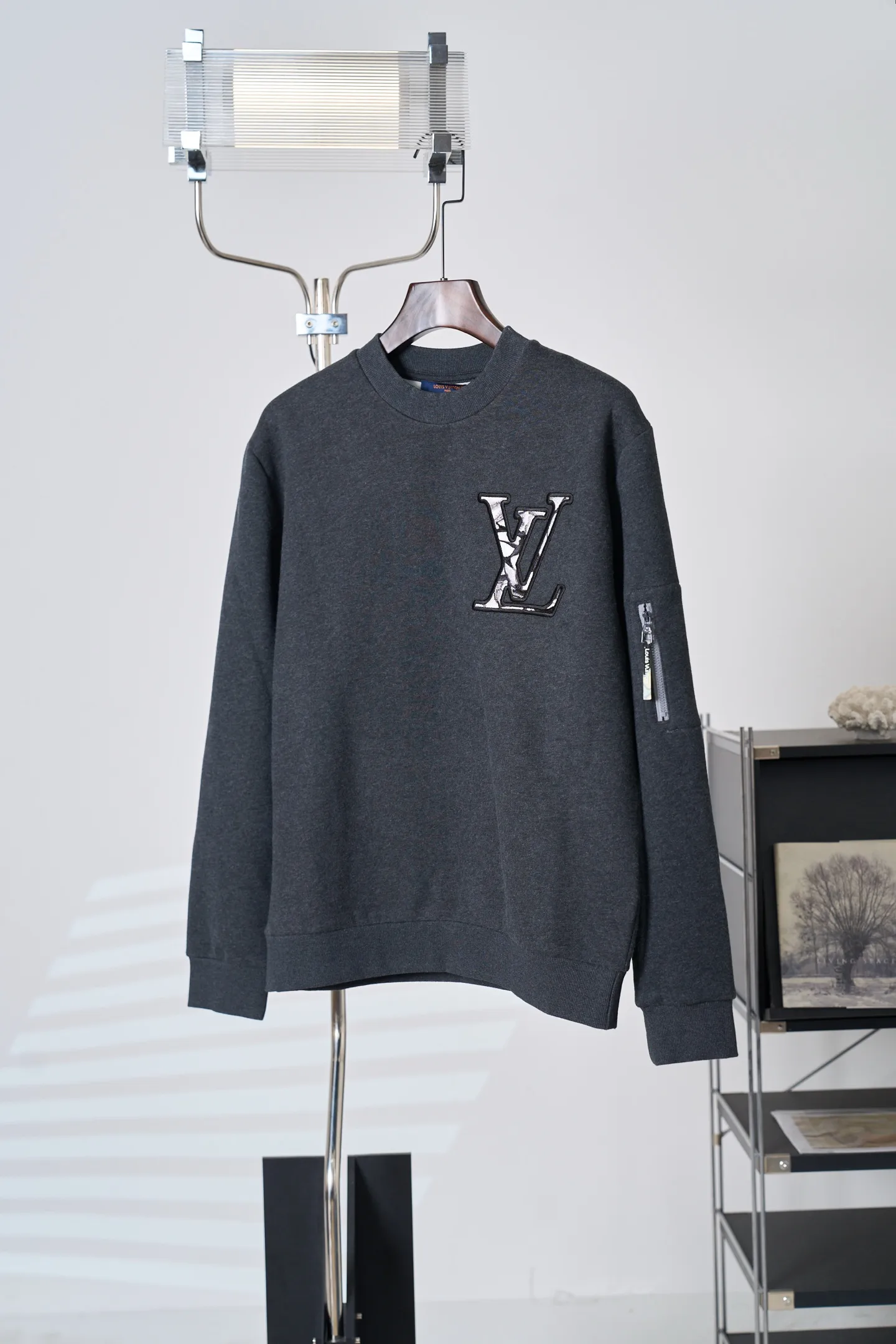 Embroidered Logo Fleece Sweatshirt D28020411 — view 3